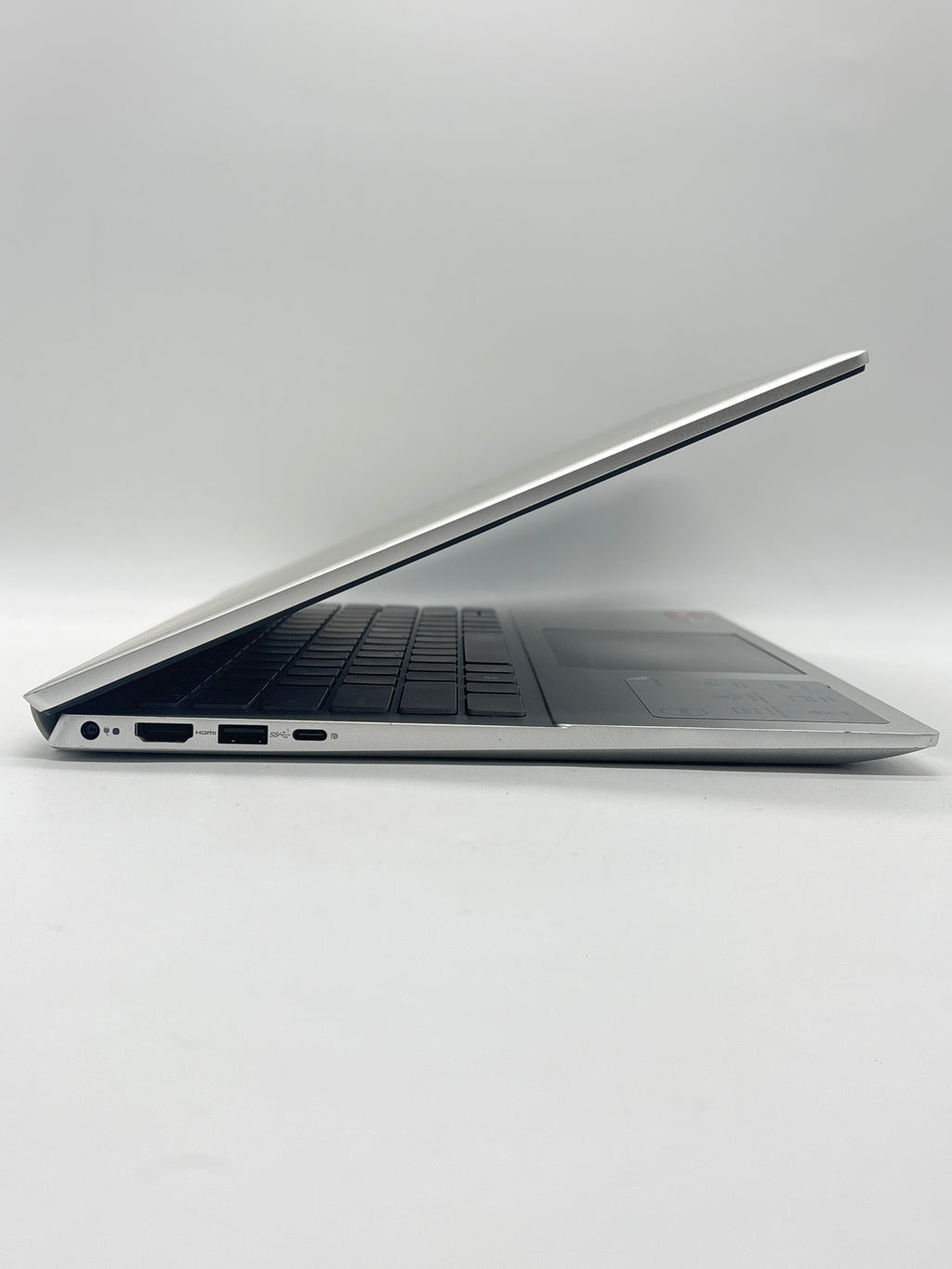 Dell Inspiron 14 5425 Ryzen 7 5825U 16GB RAM 512GB SSD - For Parts (Read)