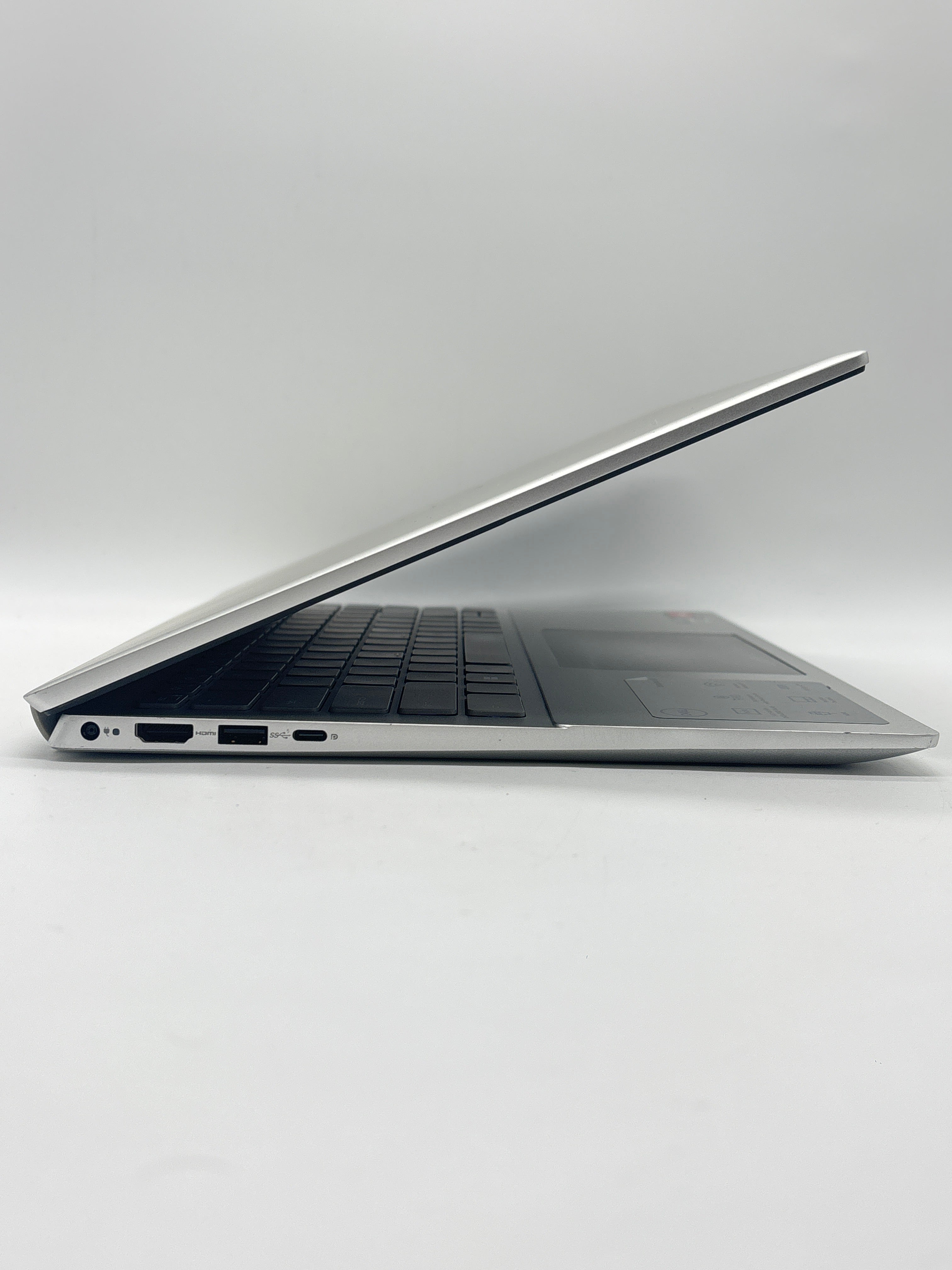 Dell Inspiron 14 5425 Ryzen 7 5825U 16GB RAM 512GB SSD - For Parts (Read)