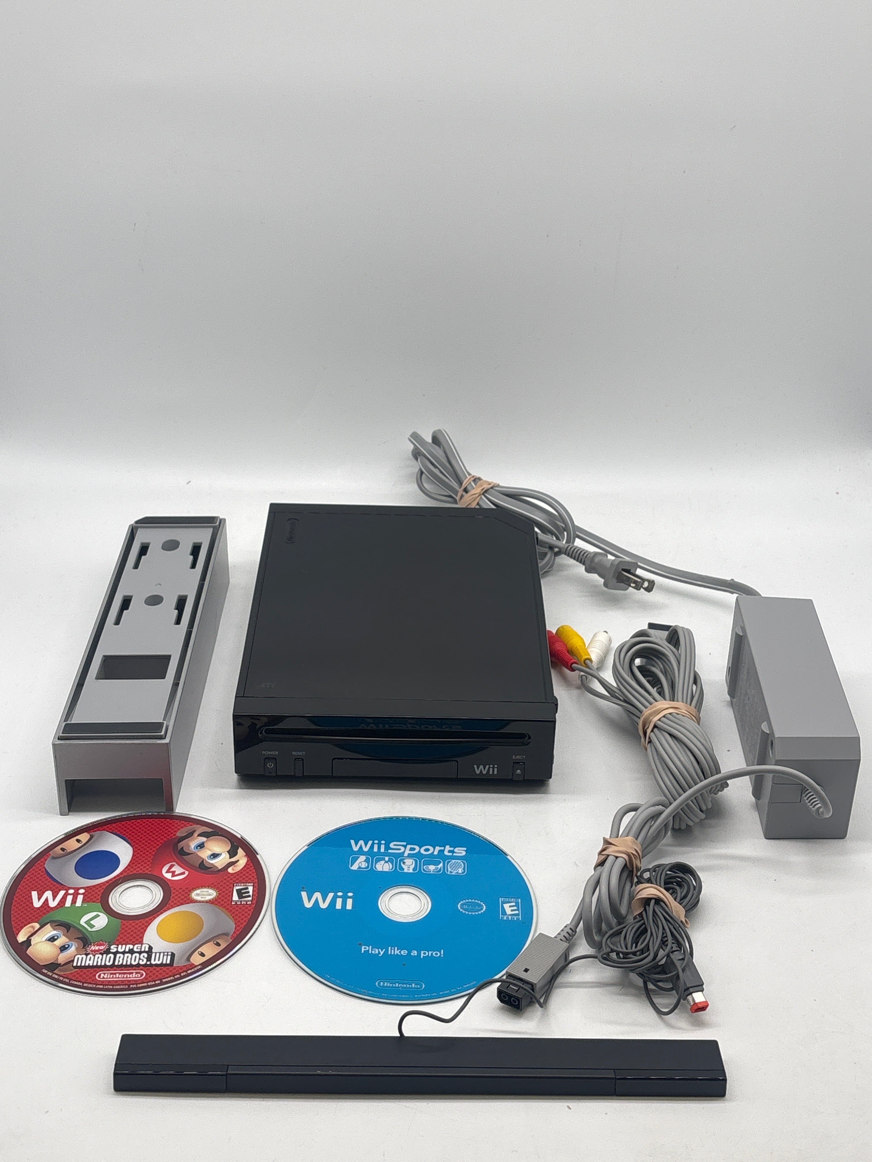 Nintendo Wii RVL-101 Console Bundle w/Sensor Bar,  Cables and 2 Games