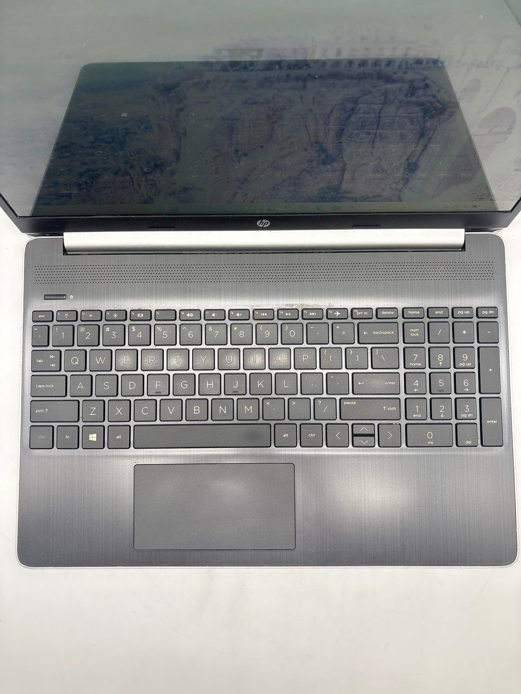 HP 15-dy1051wm i5-1035G1 8GB RAM 256GB SSD - For Parts (Small Cracks on Corners)