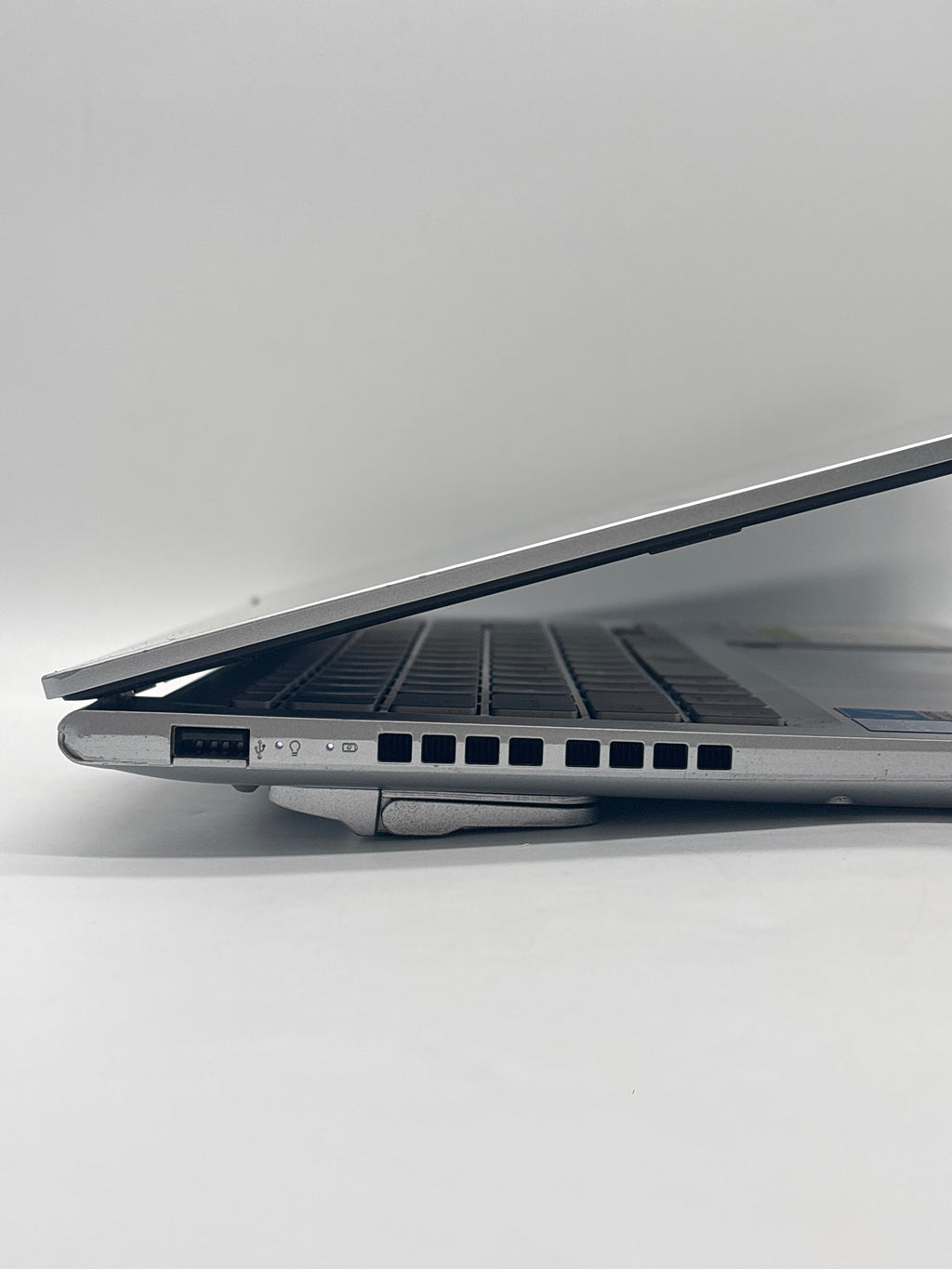 Asus VivoBook A1403Z i5-12500H 24GB RAM 512GB SSD - For Parts (Read DESC)