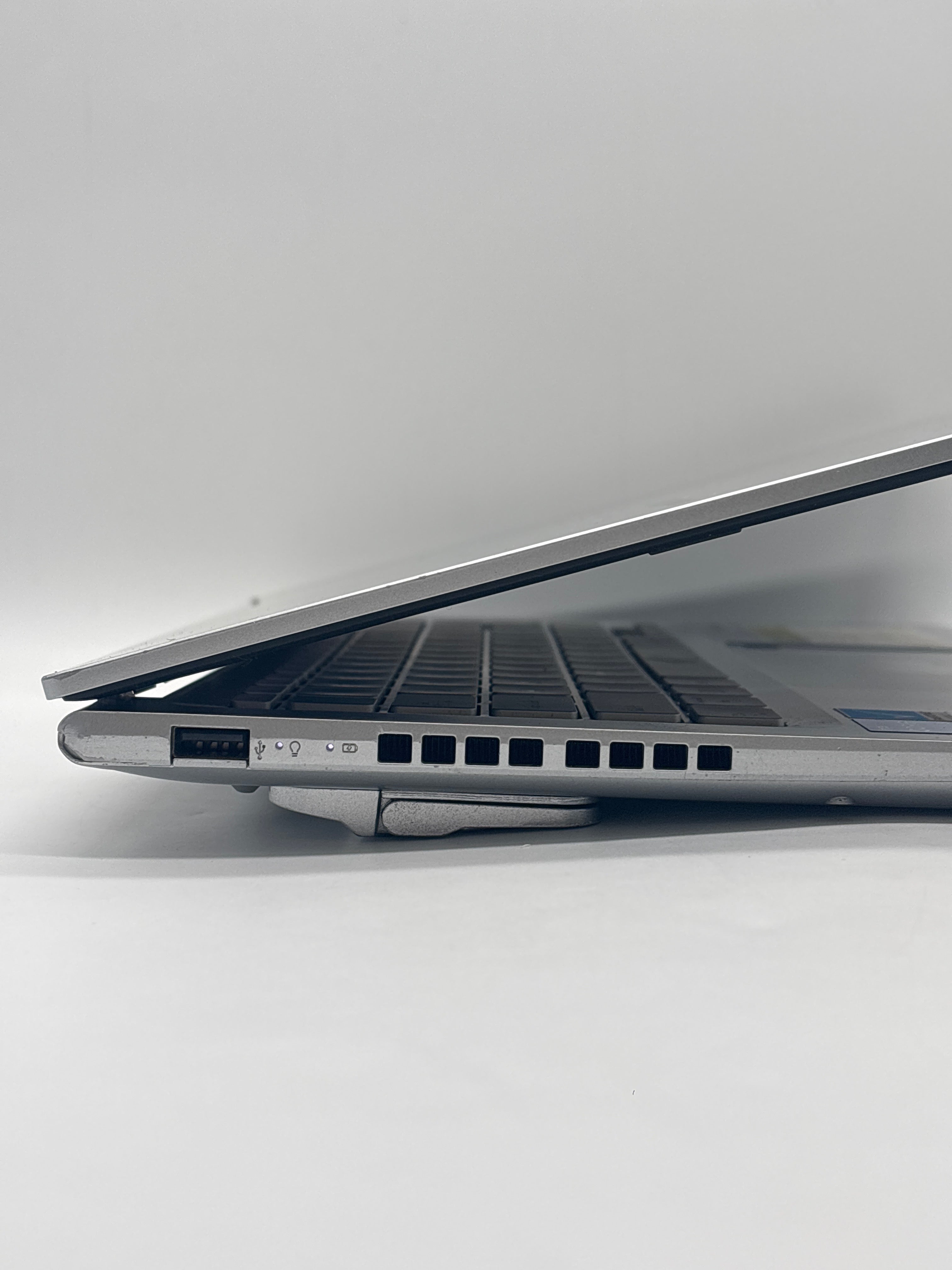 Asus VivoBook A1403Z i5-12500H 24GB RAM 512GB SSD - For Parts (Read DESC)
