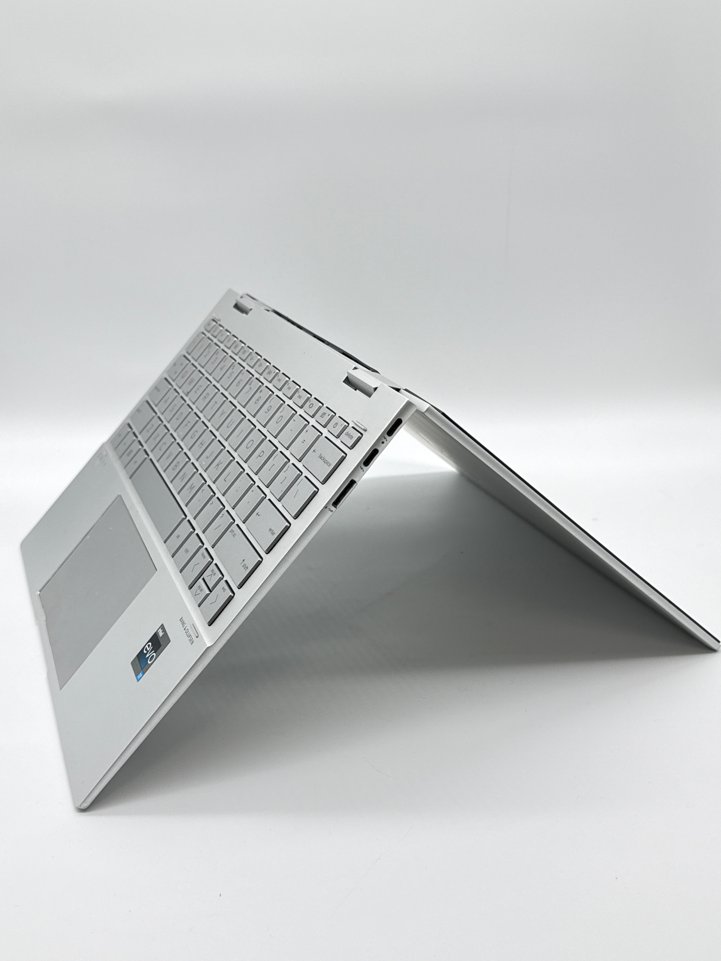 HP Envy x360 2-in-1 13-bf0797nr i7-1250U 16GB RAM 1TB SSD