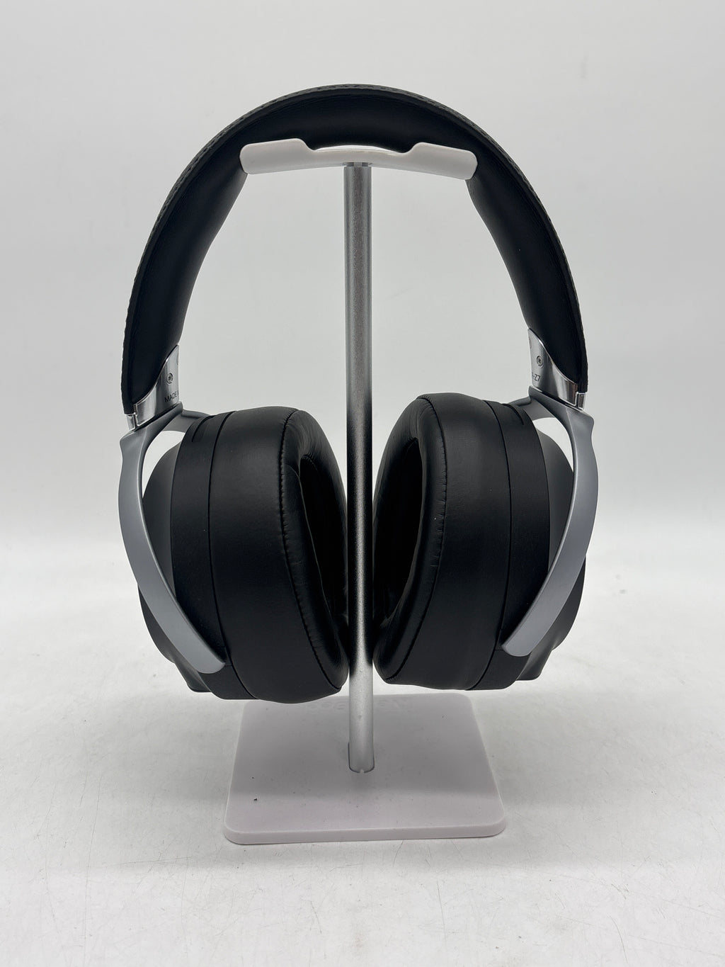Sony MDR-Z7 Over-Ear High Resolution Audiophile Headphones - For Parts (Left speaker issues)