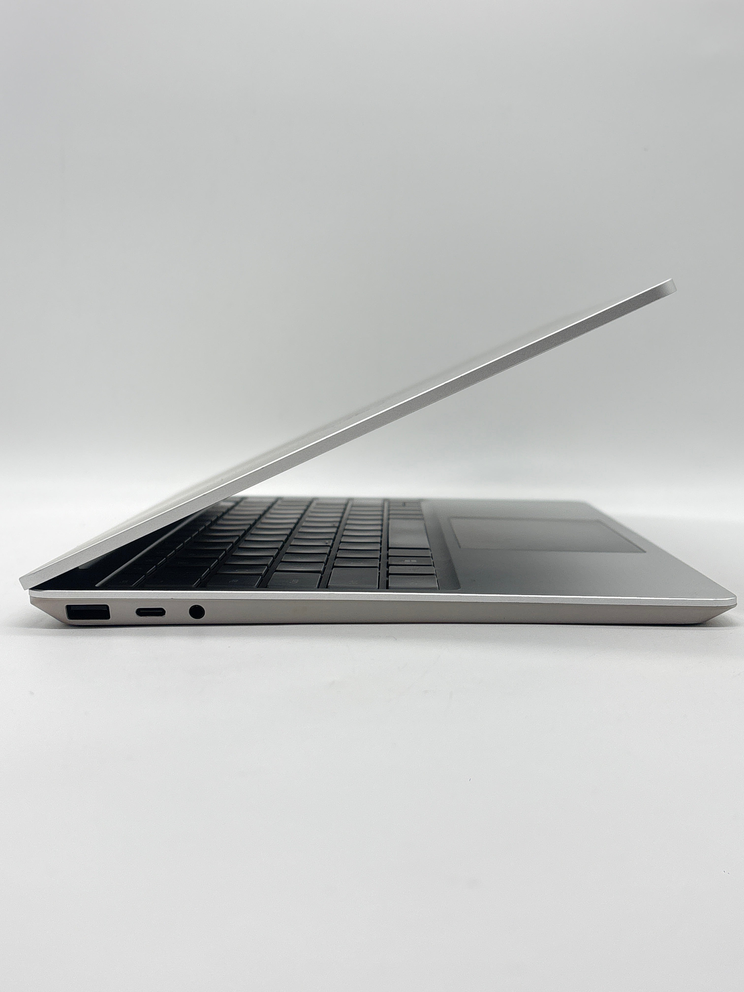 Microsoft Surface Laptop Go 3 2013 i5-1235U 8GB RAM 256GB SSD