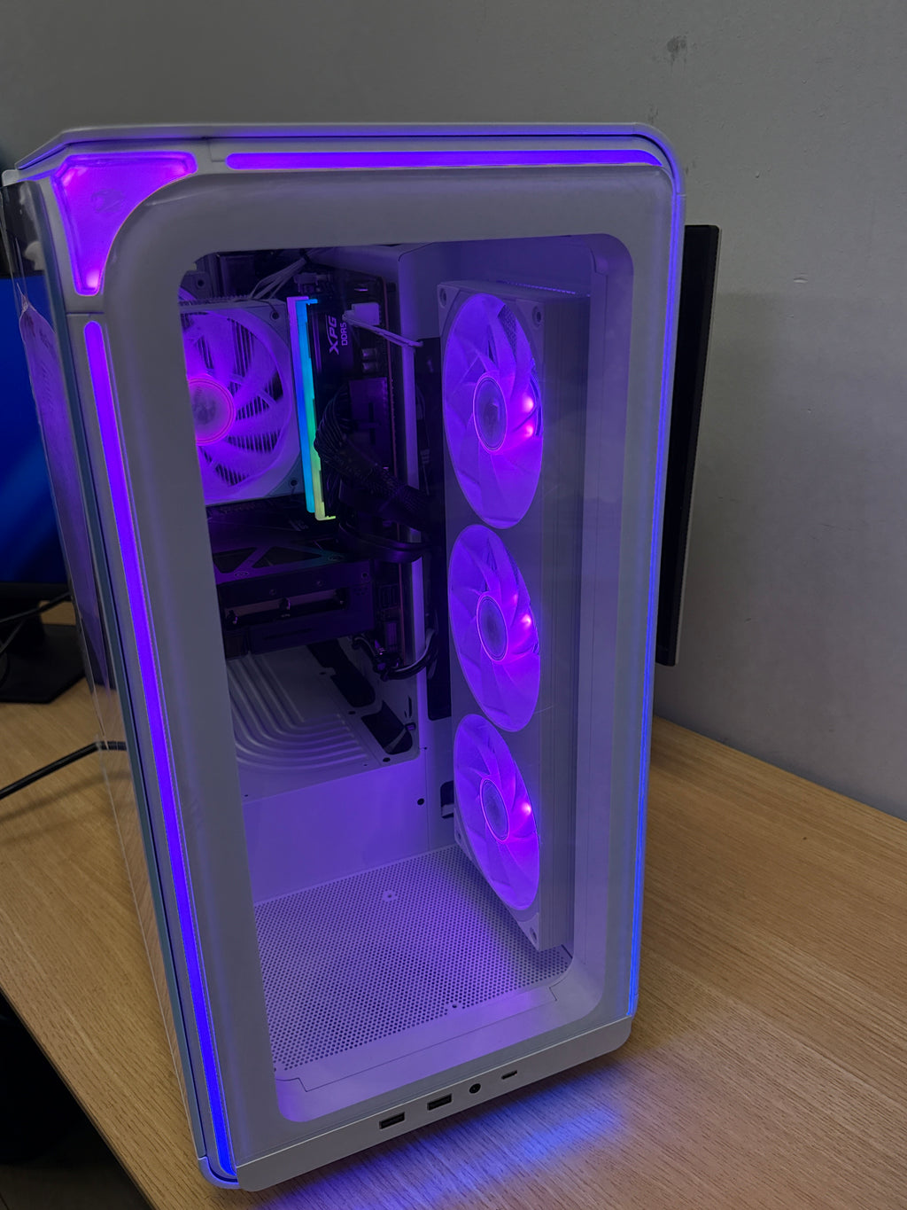 iBuyPower Element Pulse X Ryzen 7 9700F 32GB RAM 1TB SSD RTX 5070 12GB Win 11