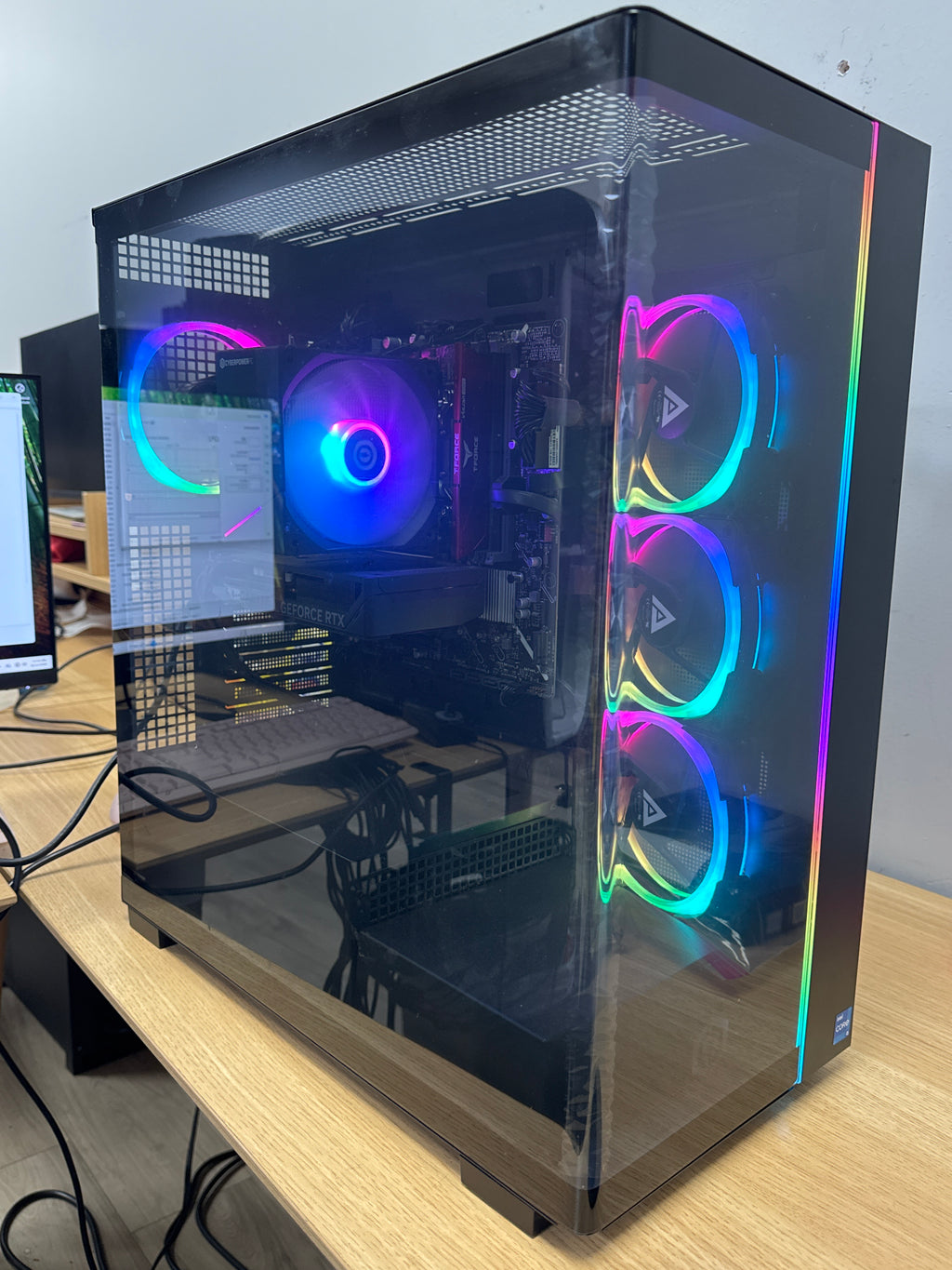Custom Gaming PC i5-14400F 16GB RAM 1TB SSD RTX 5060 OC Black - Used