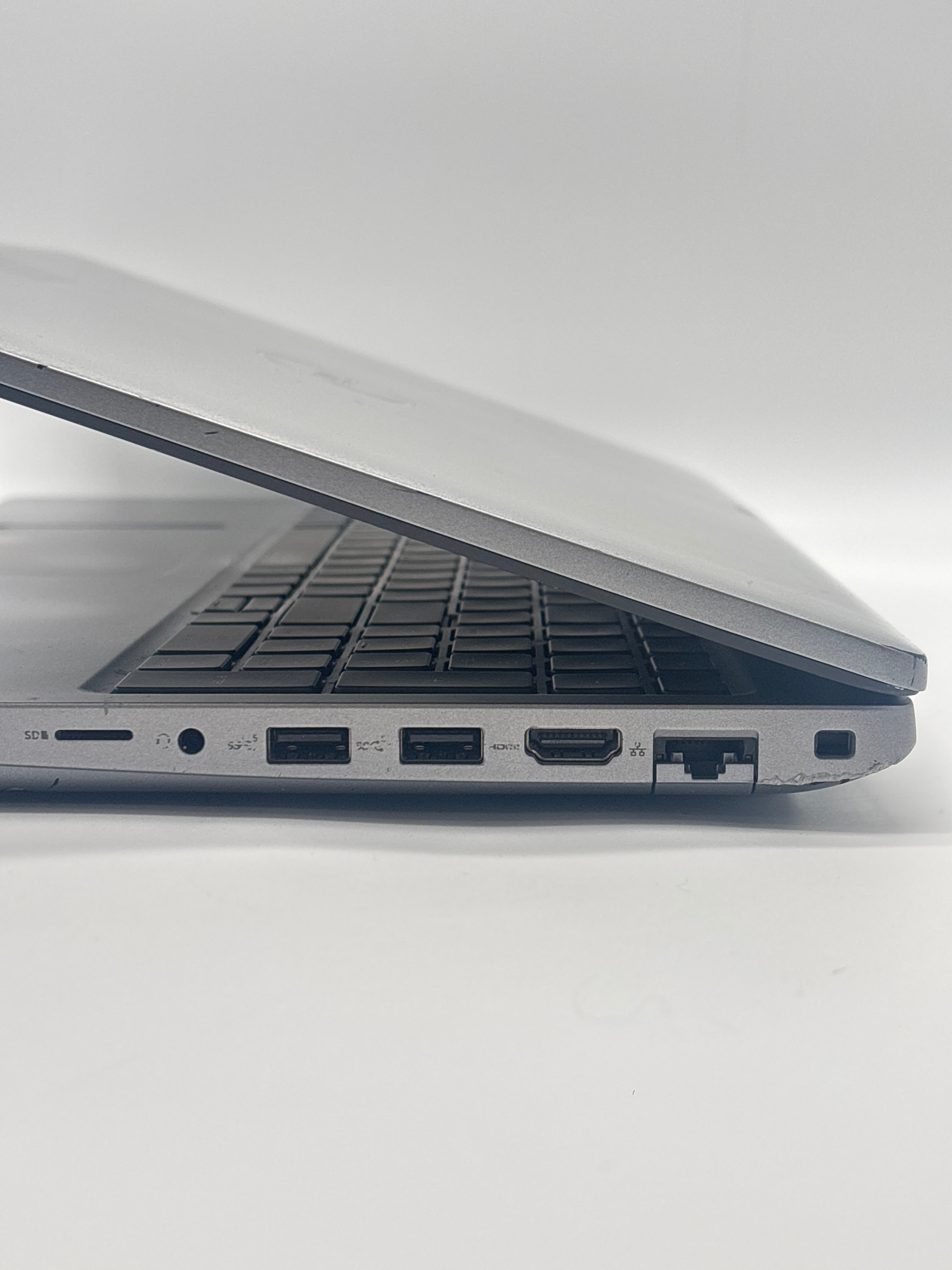 Dell Precision 3581 i5-13600H 16GB RAM 256GB SSD
