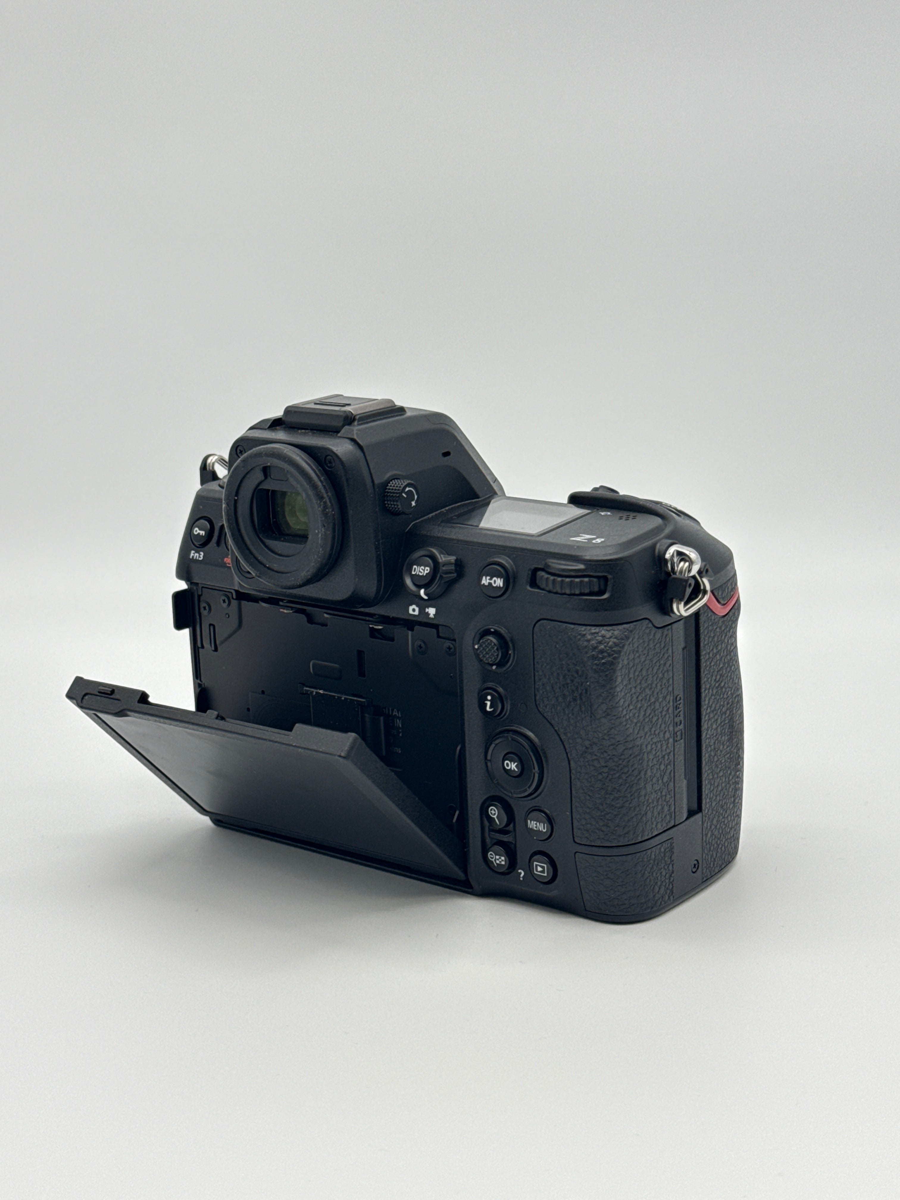 Nikon Z8 N2120 45.7MP Full Frame Mirrorless Camera Body Only Black - Used