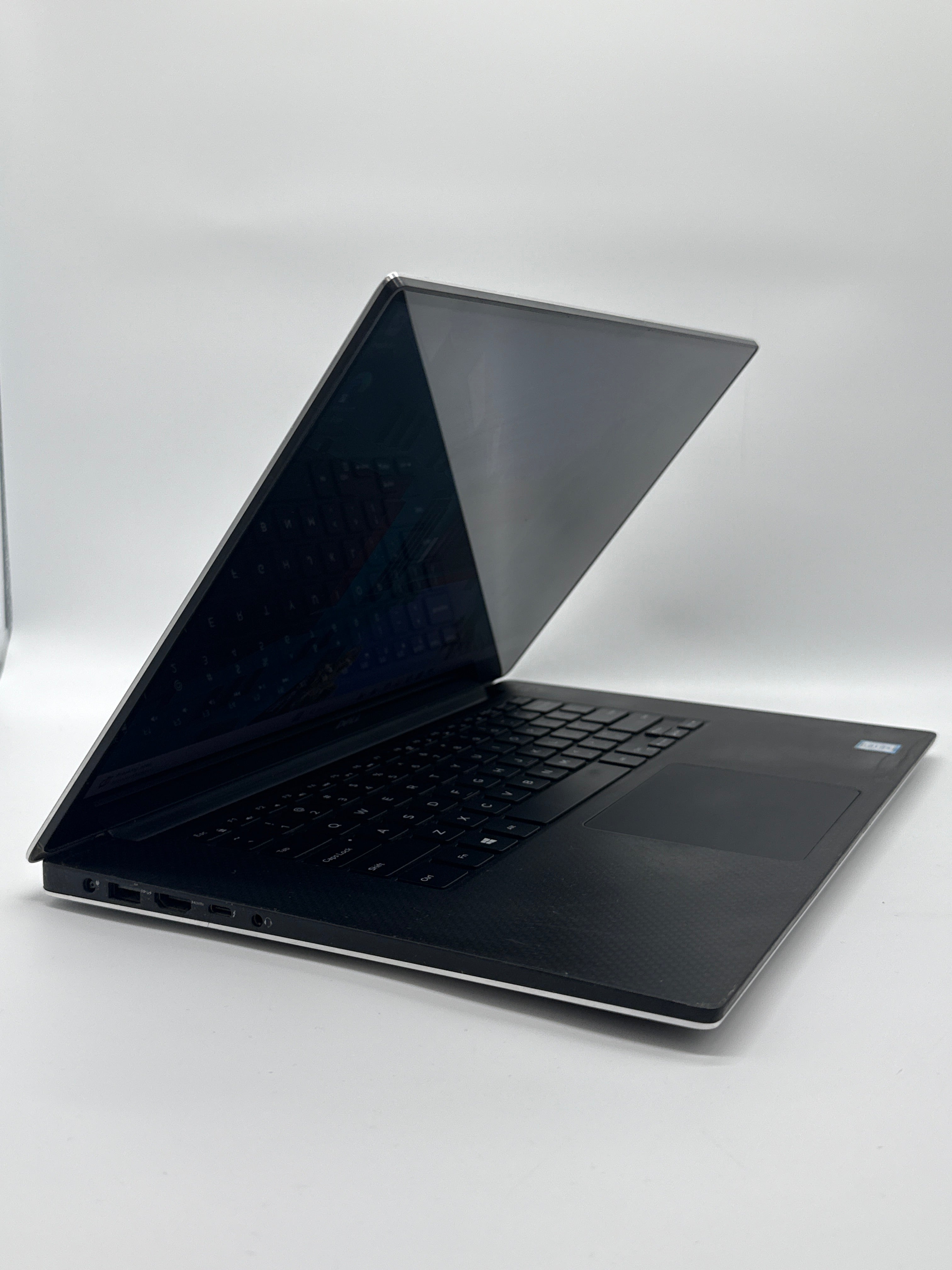 Dell XPS 15 9550 i7-6700HQ 16GB RAM 1TB SSD GTX 960M