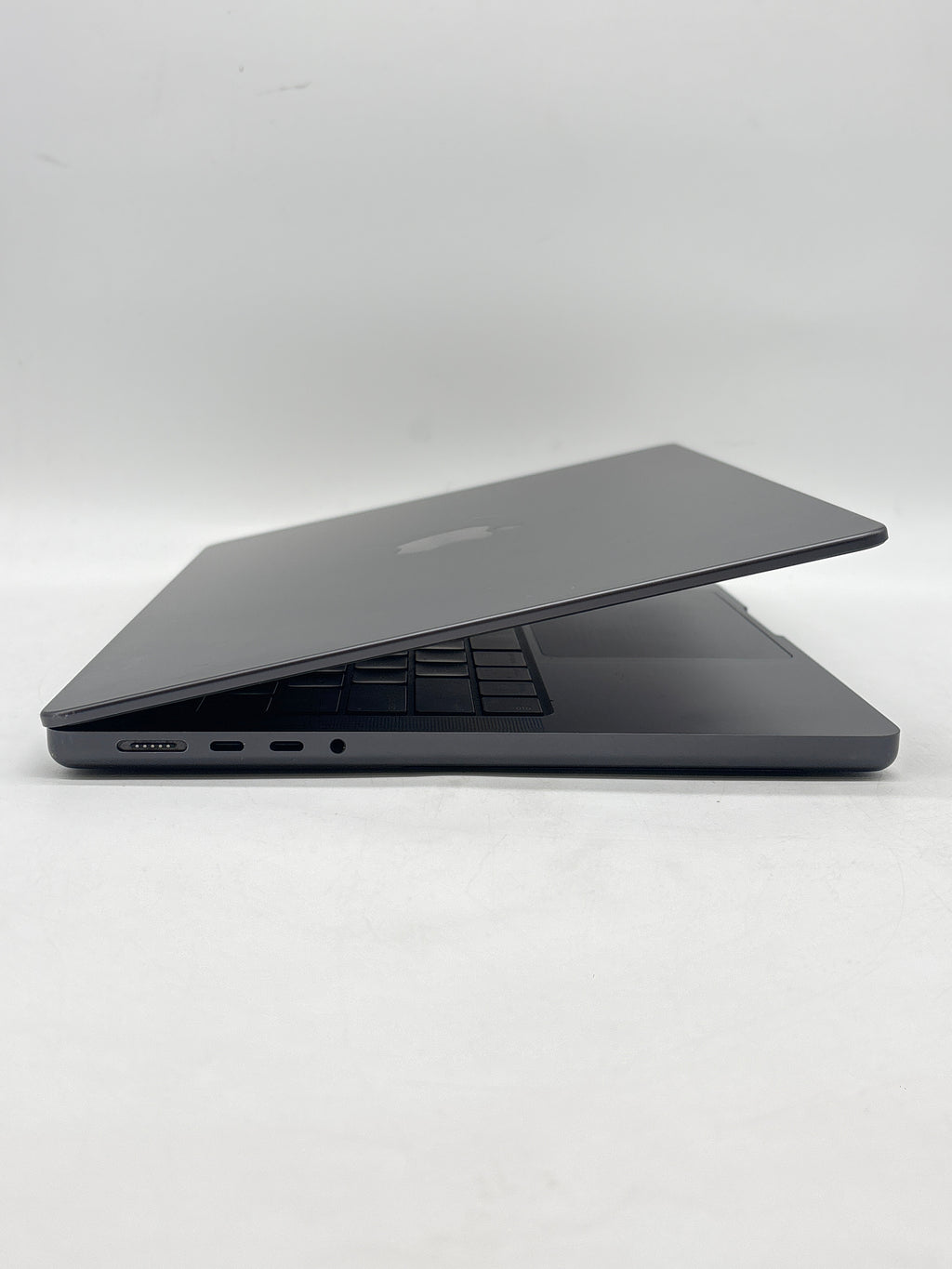 MacBook Pro 14" A2992 M3 Pro 11C 18GB RAM 512GB SSD - For Parts (Bad Screen)