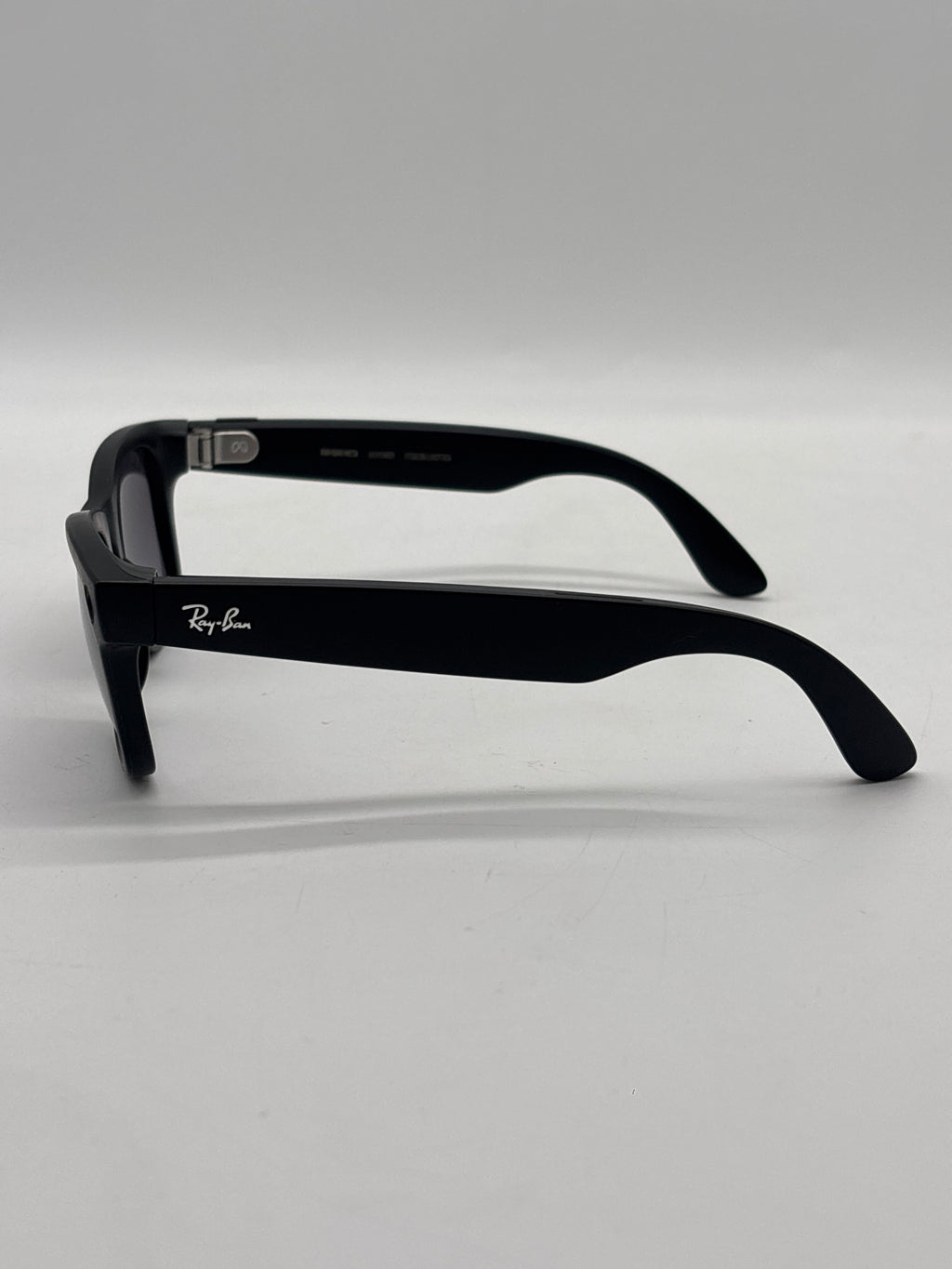 Ray-Ban Meta Wayfarer Smart Glasses RW4006 - No power
