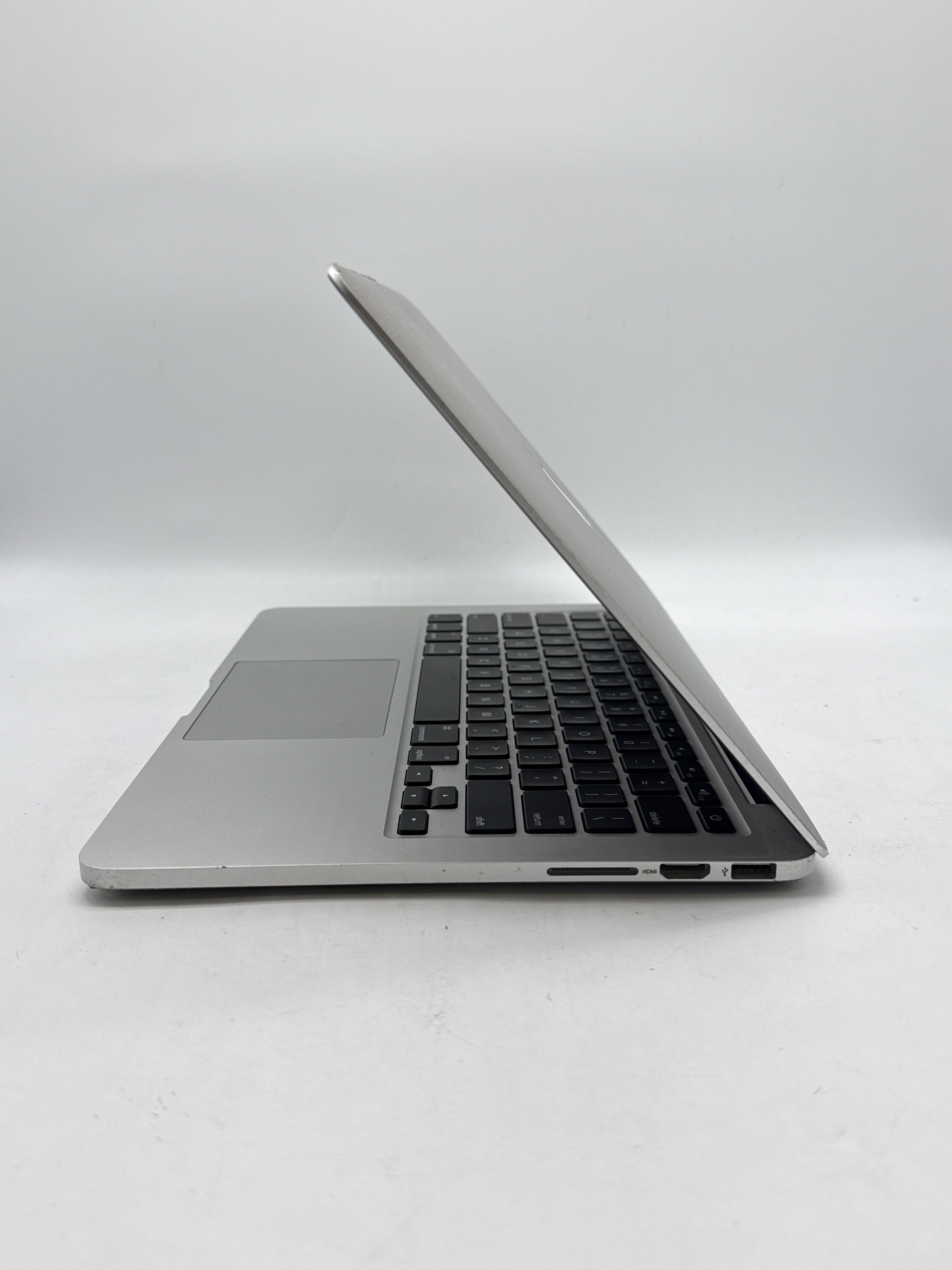 Apple MacBook Pro 15" A1398 i5 8gb RAM 256GB Flash Storage - Used