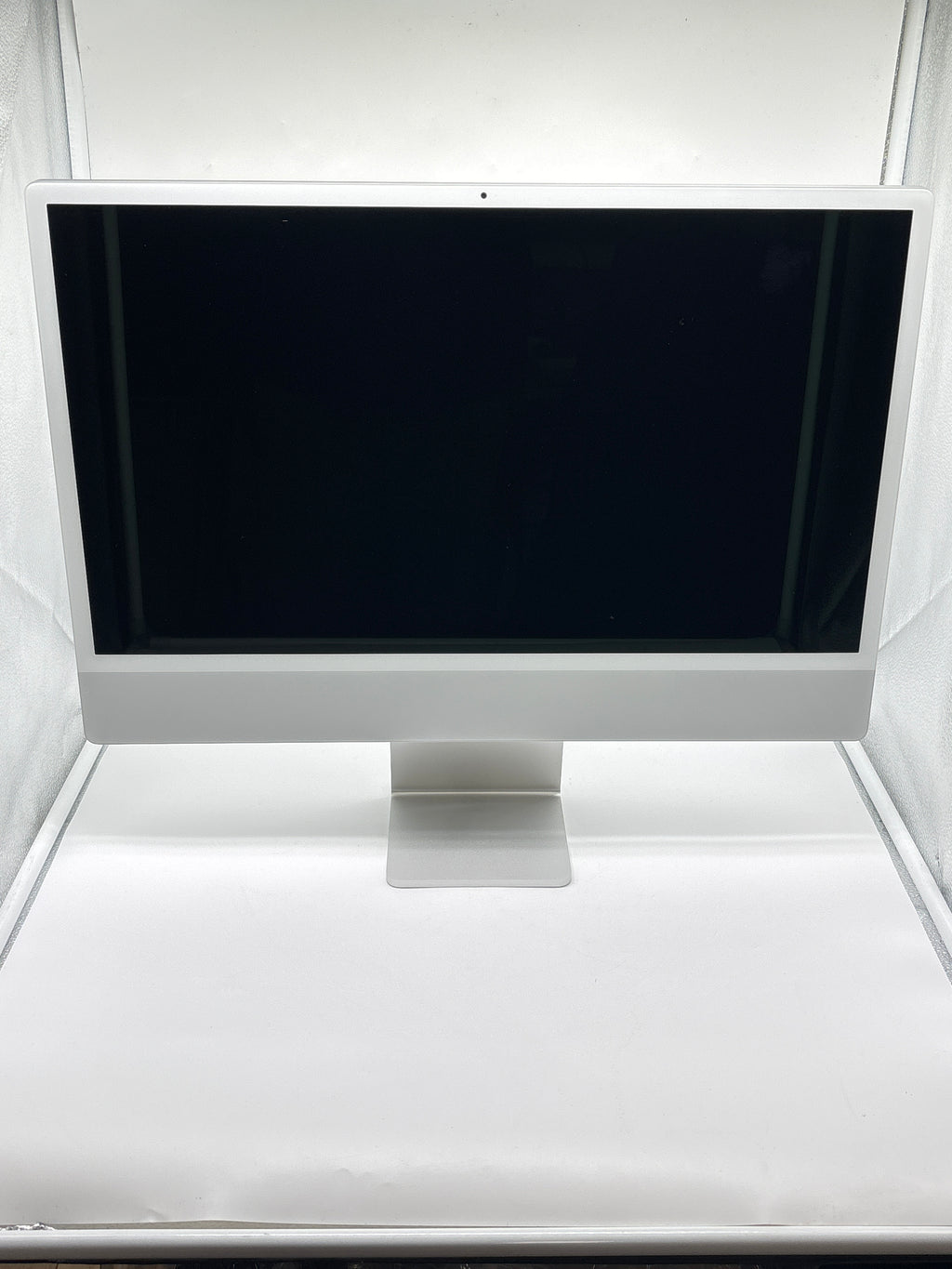 Apple iMac 24-Inch 2023 M3 8-Core CPU 8GB RAM 256GB SSD Silver - Used