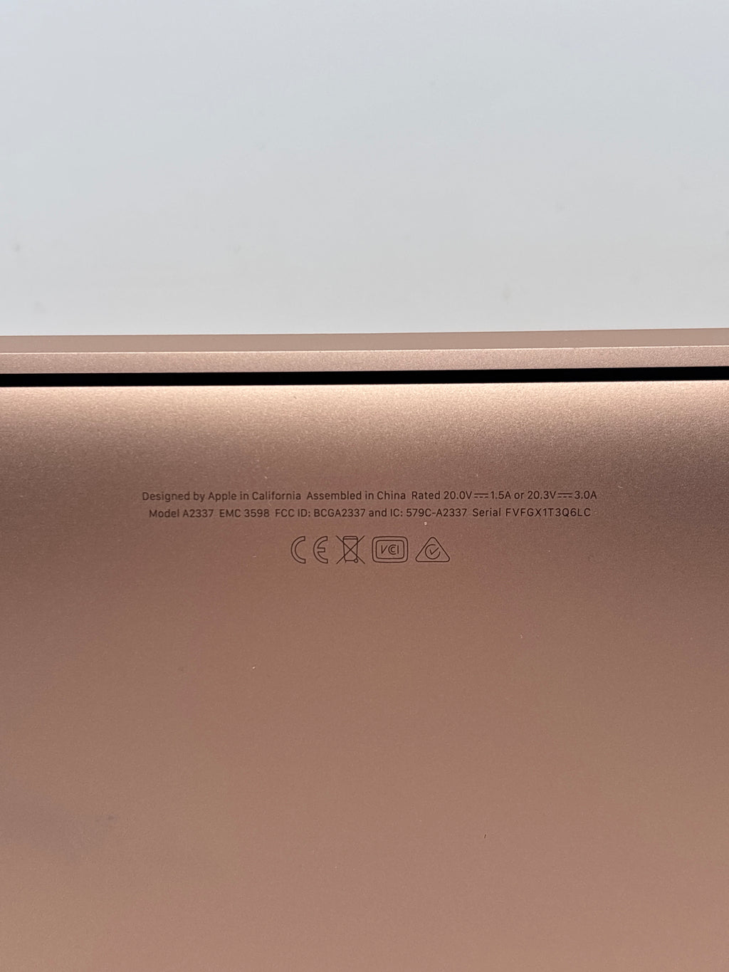Apple MacBook Air 13" A2337 Apple M1 8GB RAM 256GB SSD Gold - READ
