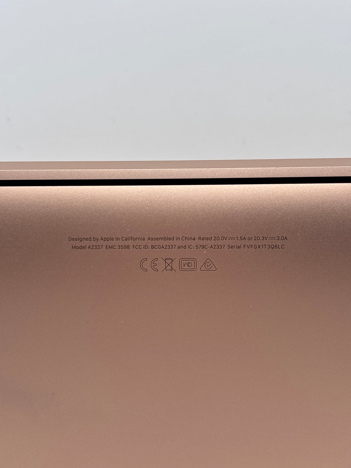 Apple MacBook Air 13" A2337 Apple M1 8GB RAM 256GB SSD Gold - READ