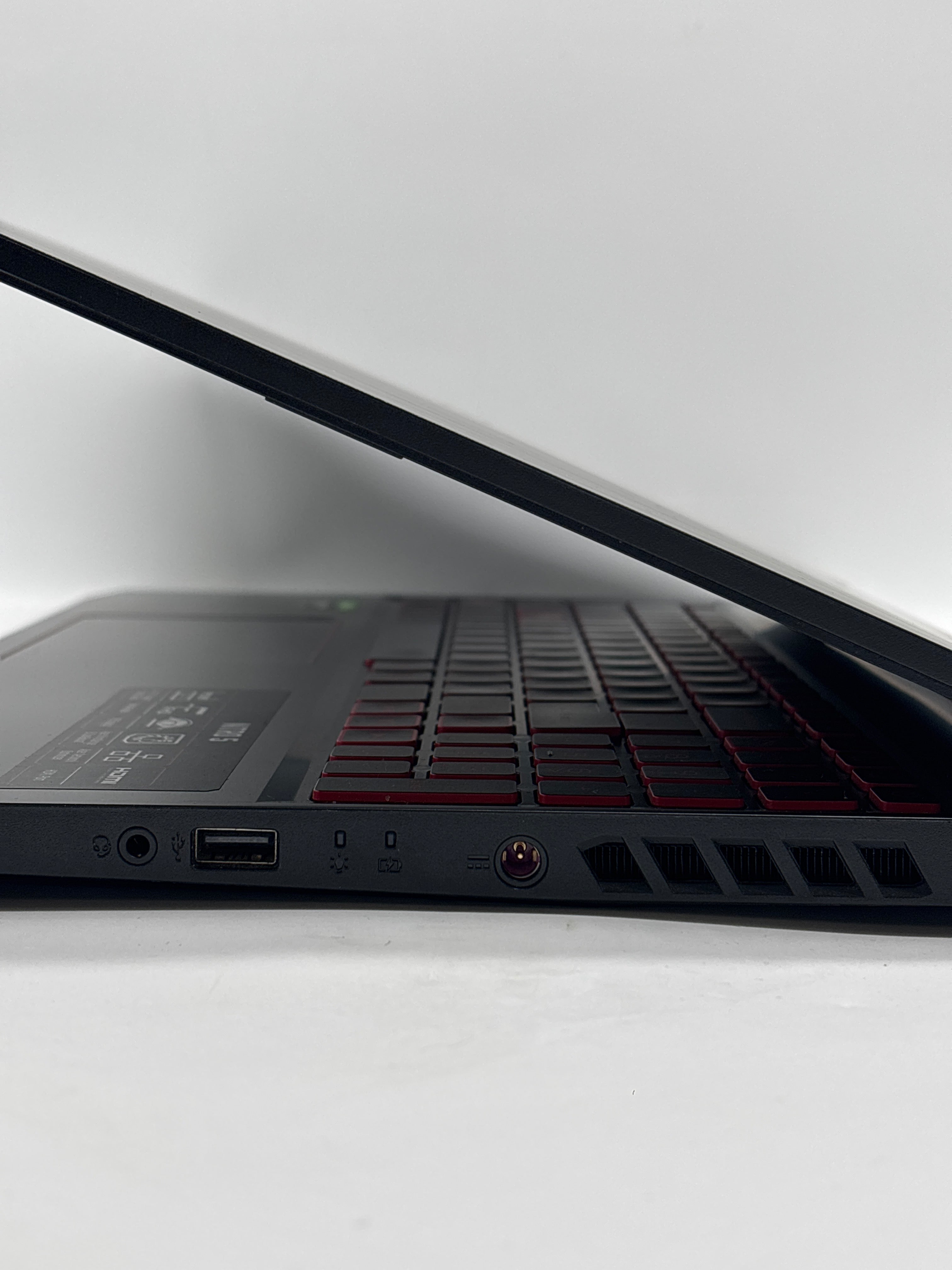 Acer Acer Nitro 5 N18C3 i5-9300H 8GB RAM 512GB SSD GTX 1650 - Bad Battery