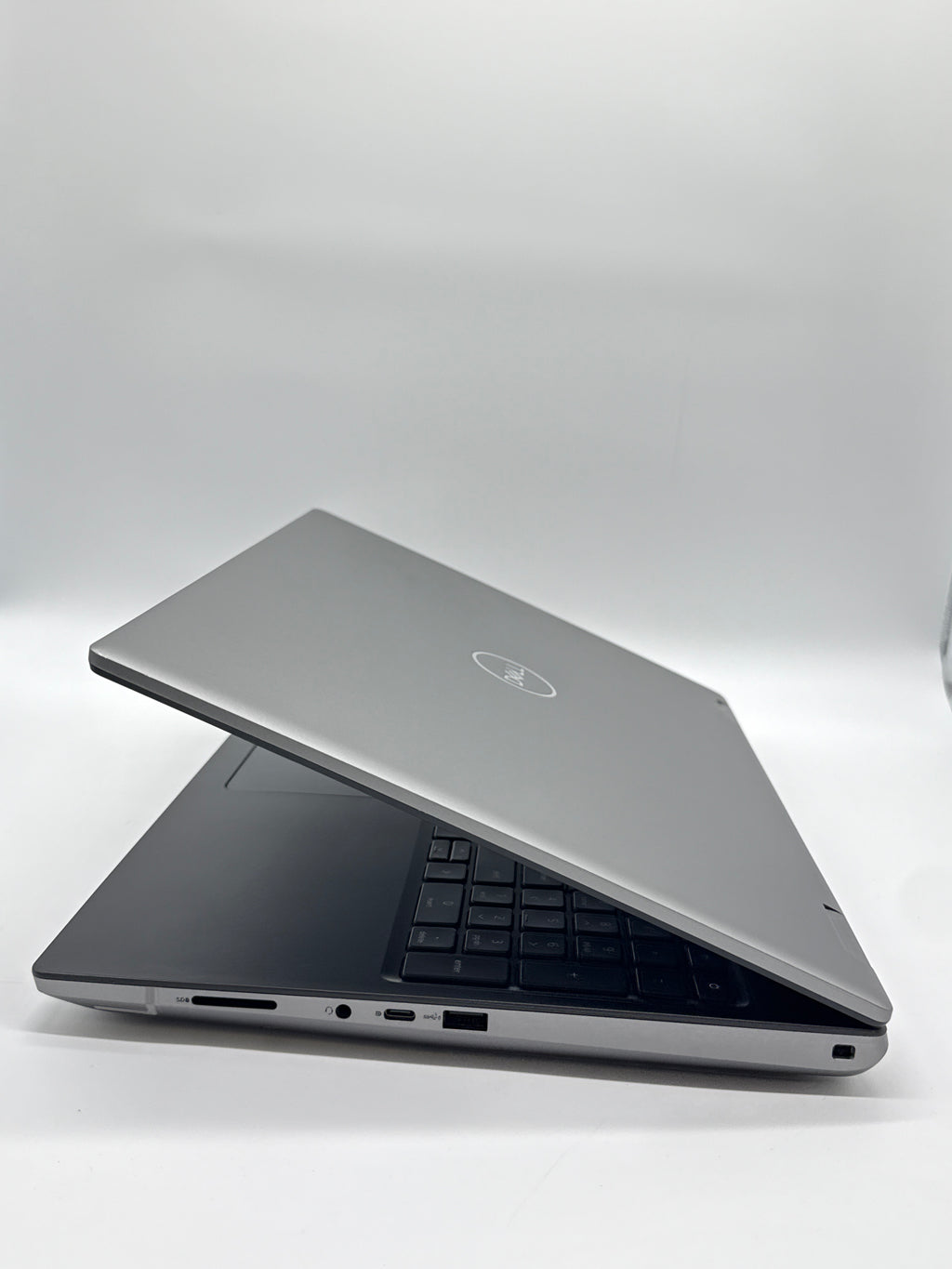 Dell Precision 7680 i9-13950HX 64GB RAM 1TB SSD RTX 3500 ADA