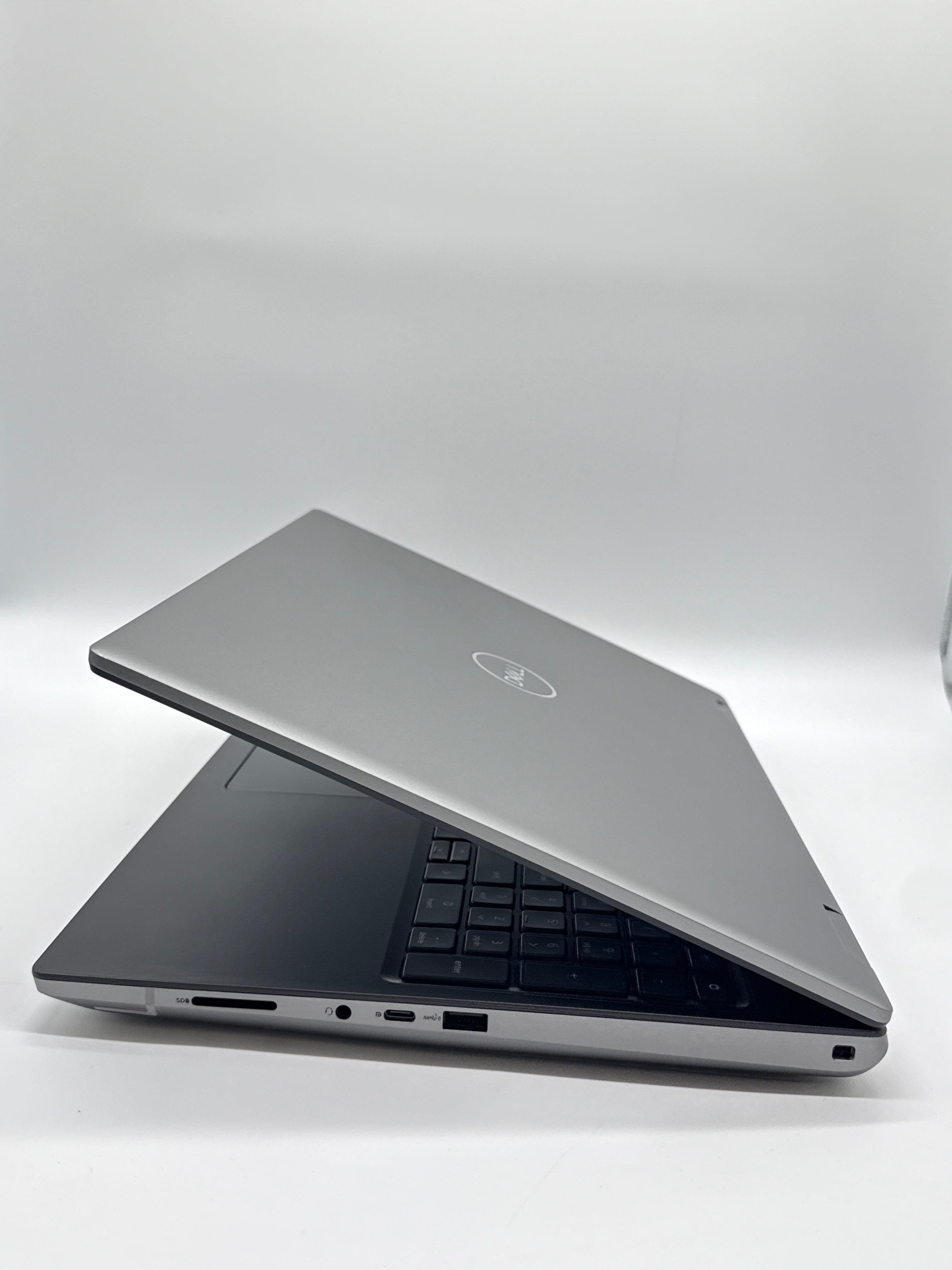 Dell Precision 7680 i9-13950HX 64GB RAM 1TB SSD RTX 3500 ADA