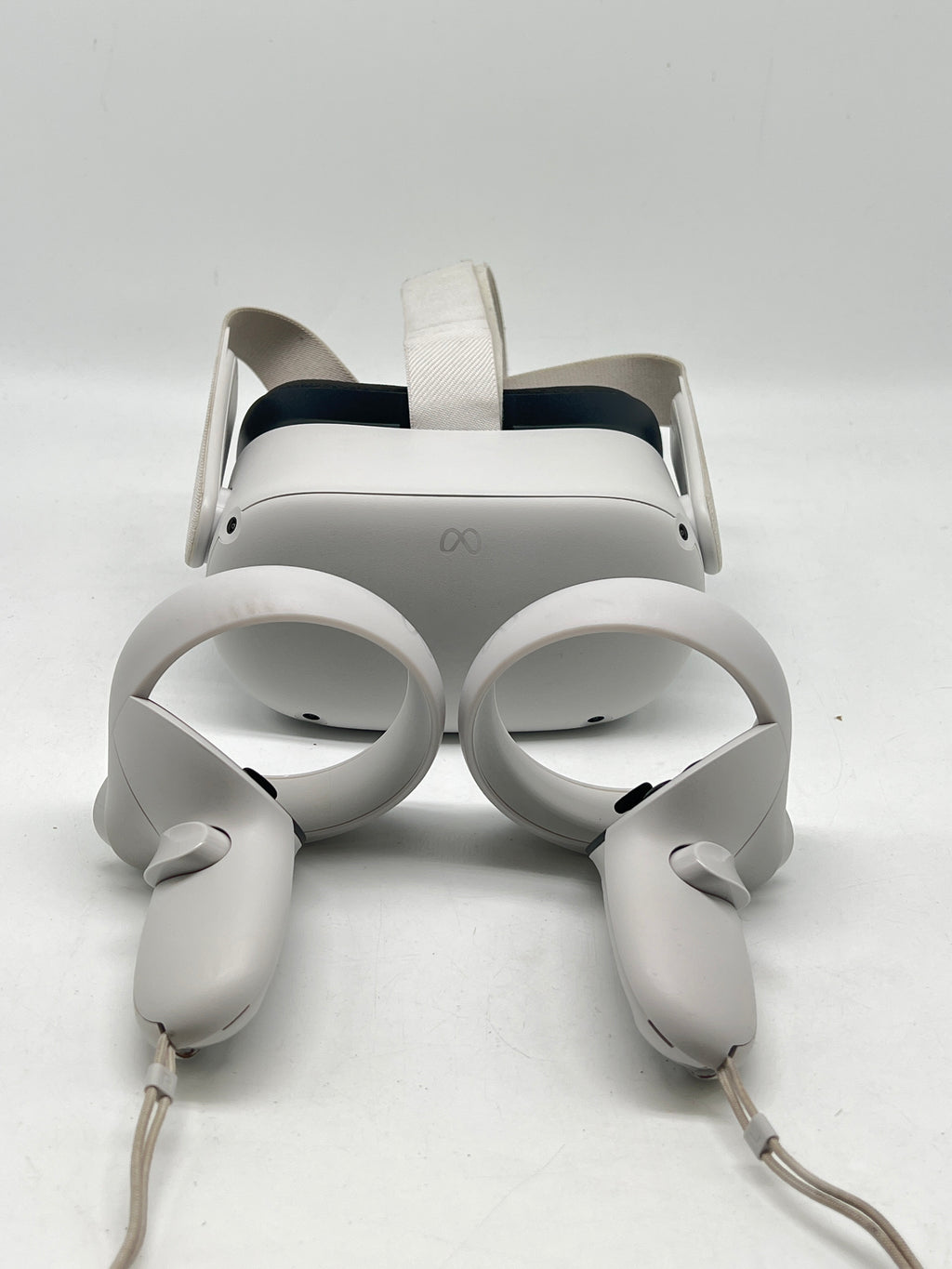 Meta Quest 2 Standalone VR Headset 128GB White Functional W/Controller