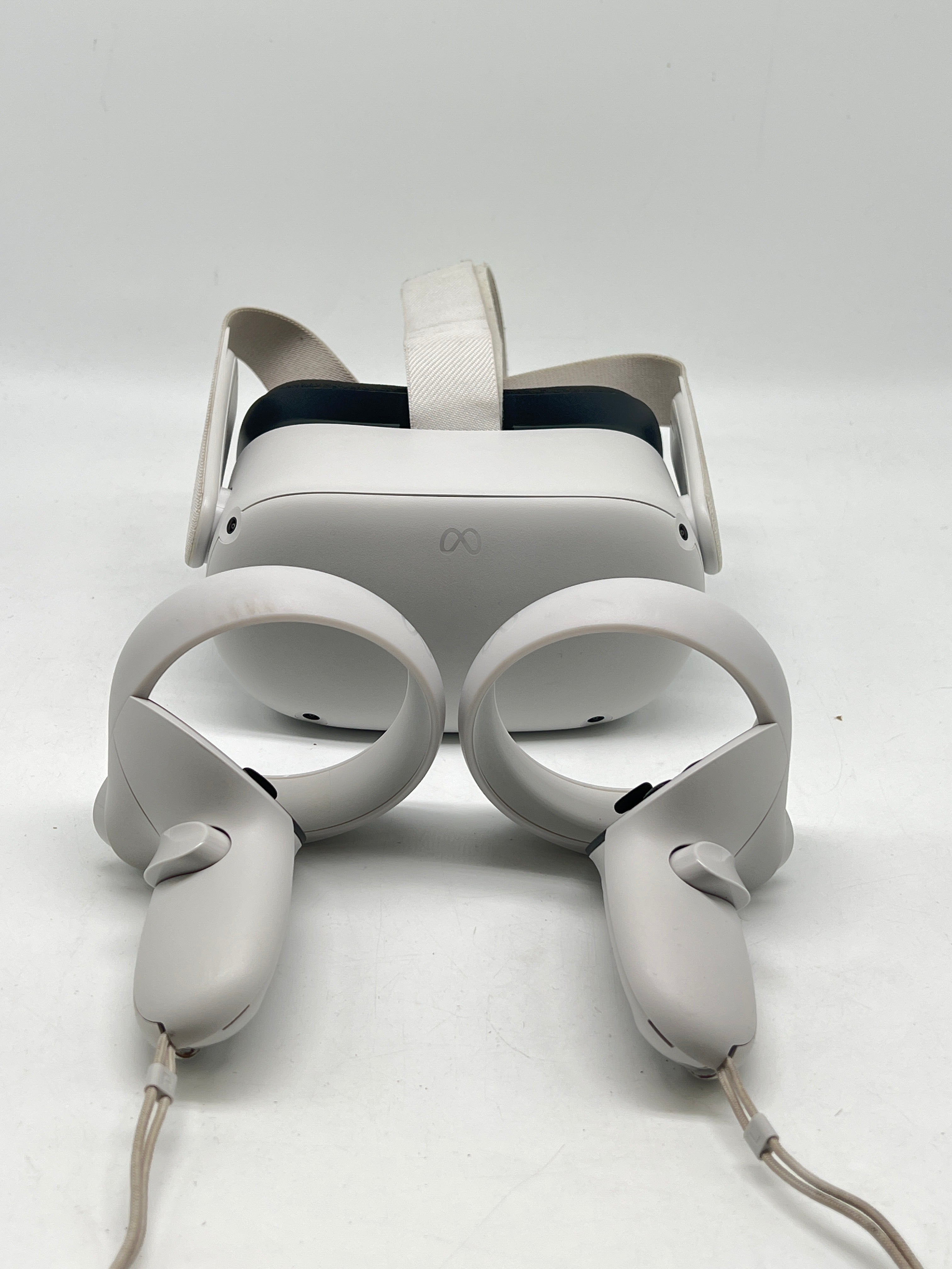 Meta Quest 2 Standalone VR Headset 128GB White Functional W/Controller
