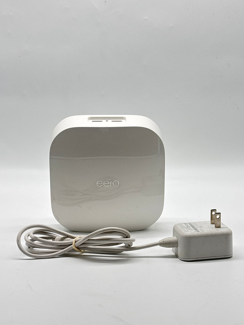 eero Pro 6 Tri-Band Mesh Wi-Fi 6 Router K010001 Bluetooth 5.0 Zigbee Hub - Used