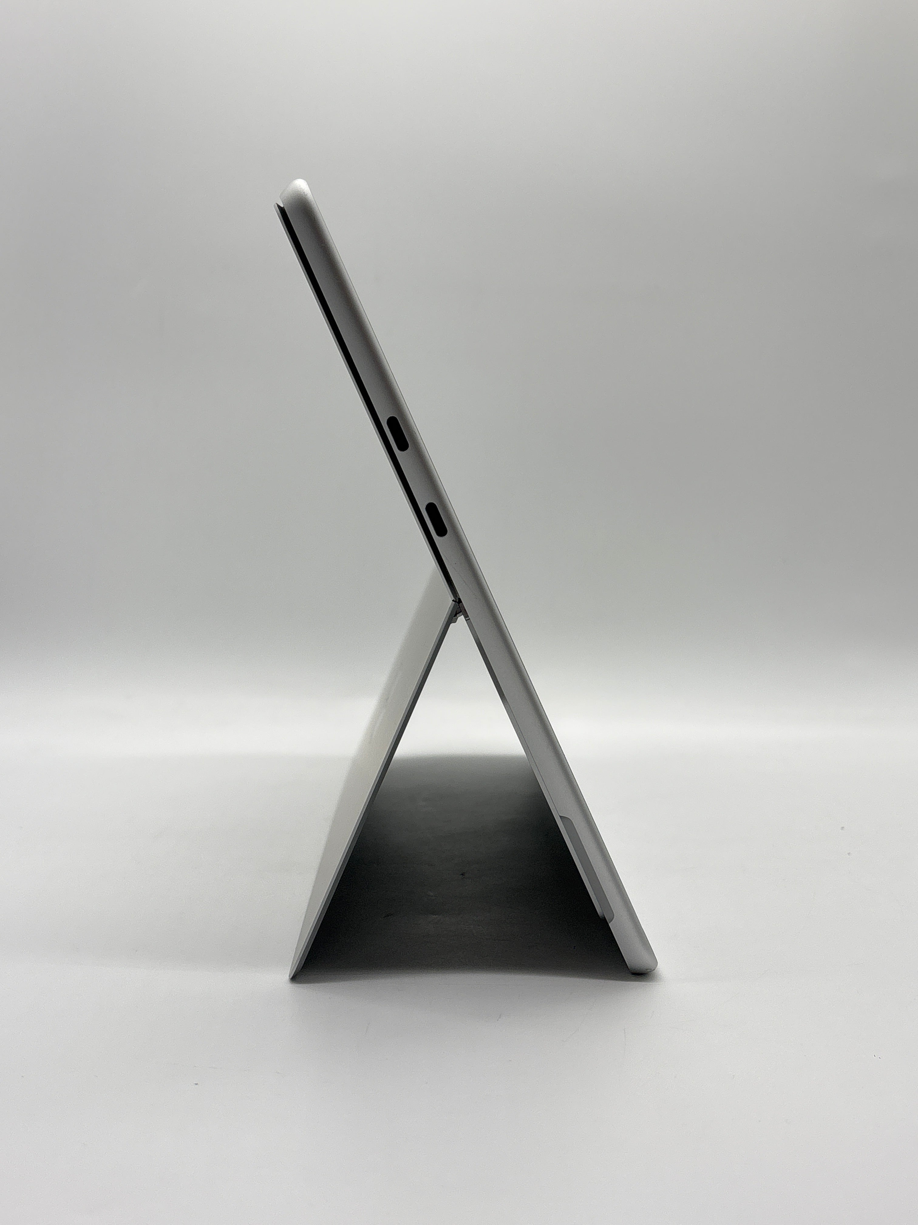 Microsoft Surface Pro 9 2038 i5-1245U 16GB RAM 256GB SSD