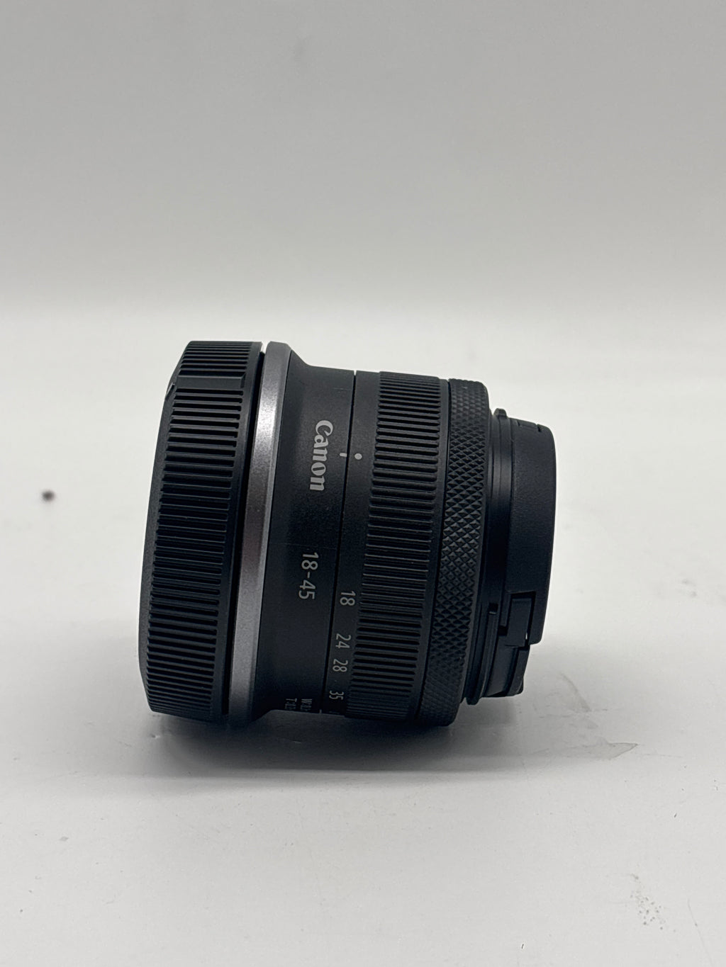 Canon EOS R100 Mirrorless Digital Camera 24.1MP with RF-S 18-45mm Lens - Used