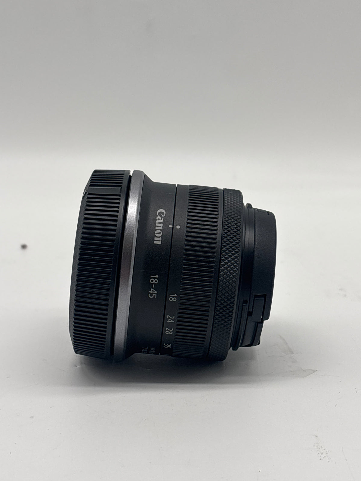 Canon EOS R100 Mirrorless Digital Camera 24.1MP with RF-S 18-45mm Lens - Used