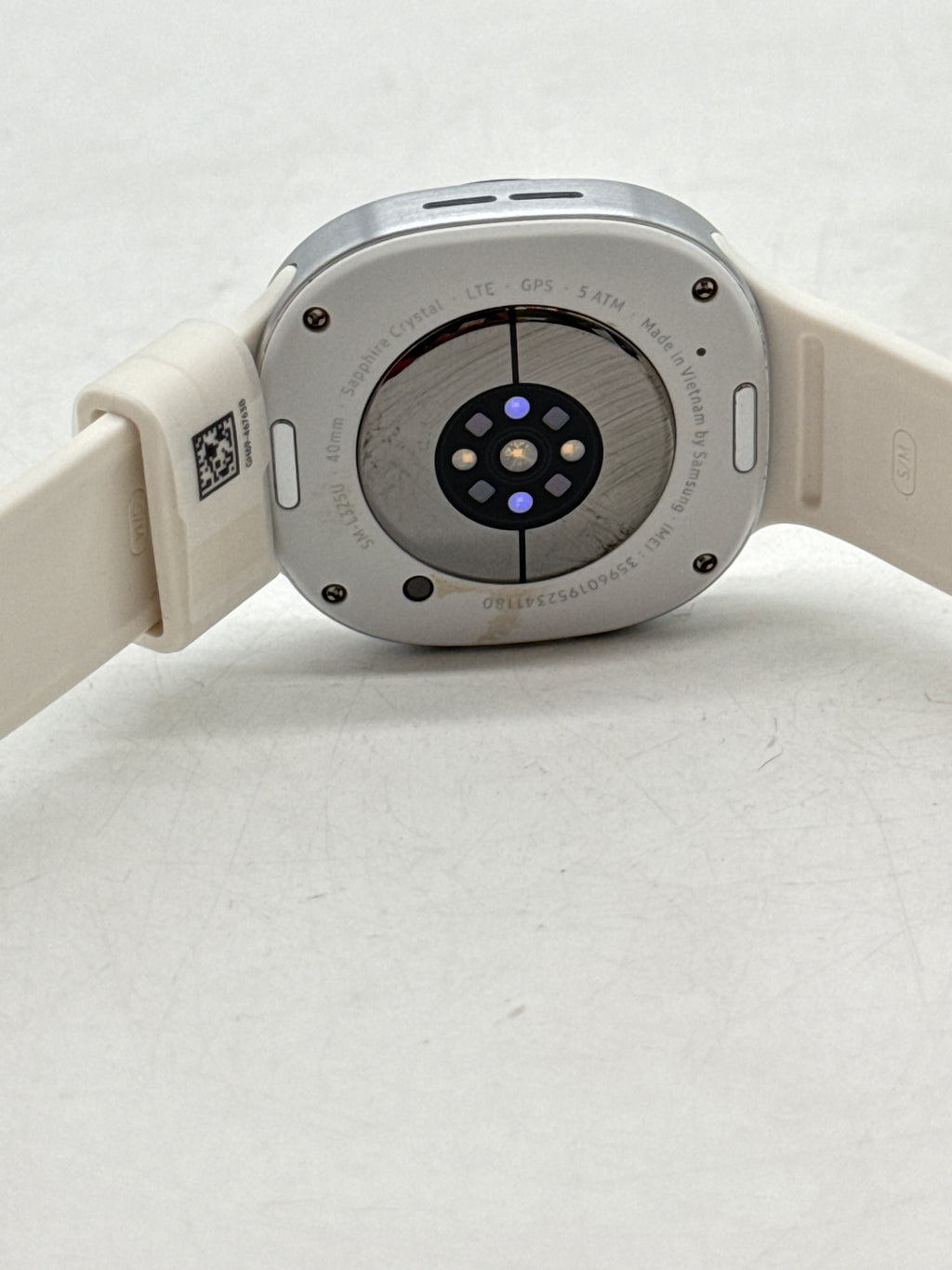 Samsung Galaxy Watch8 SM-L325U 40MM LTE - Cracked Screen