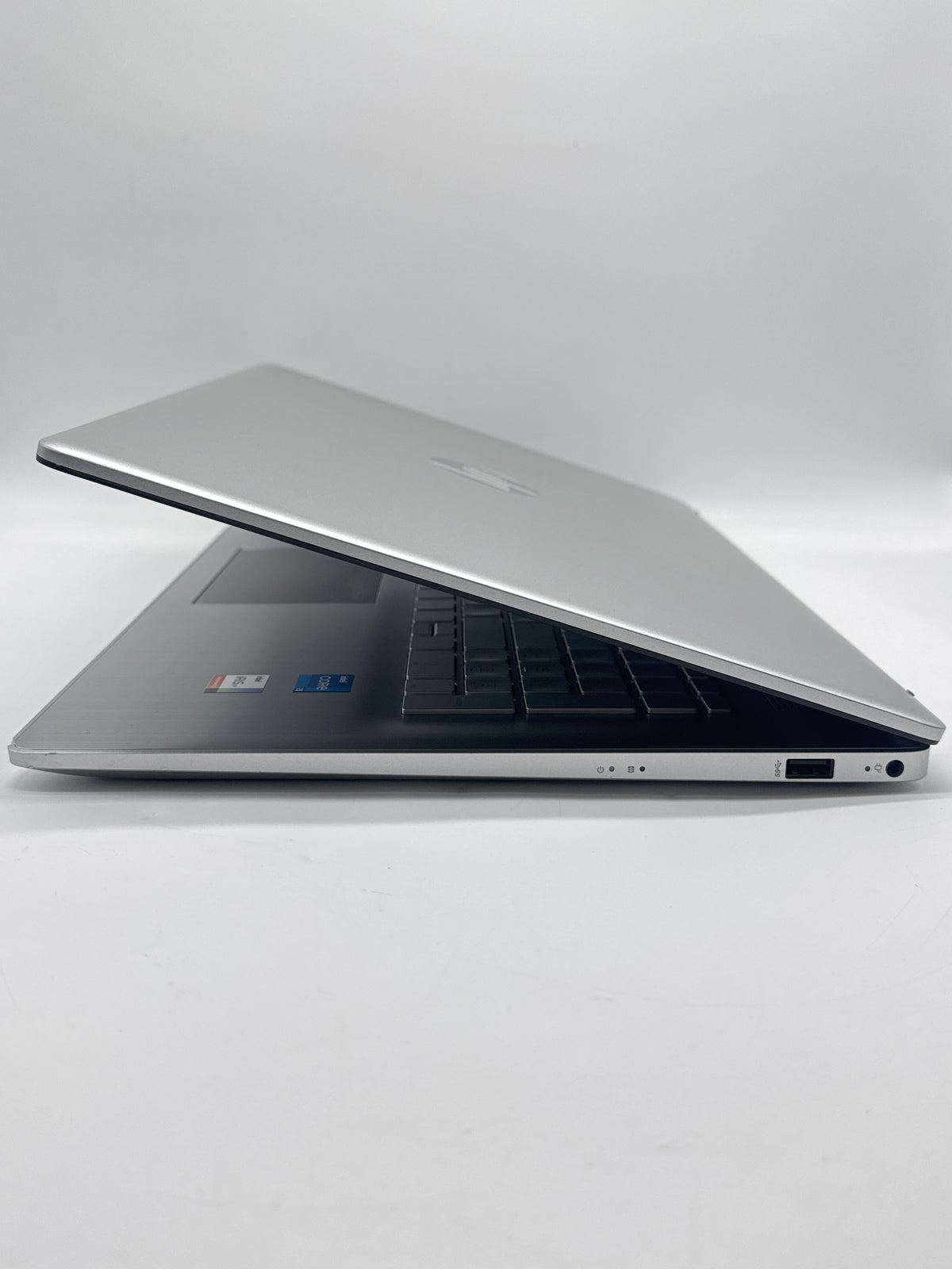 HP 17-cn0023dx 17" Intel Core i5-1135G7 8GB RAM 256GB SSD Silver - Used