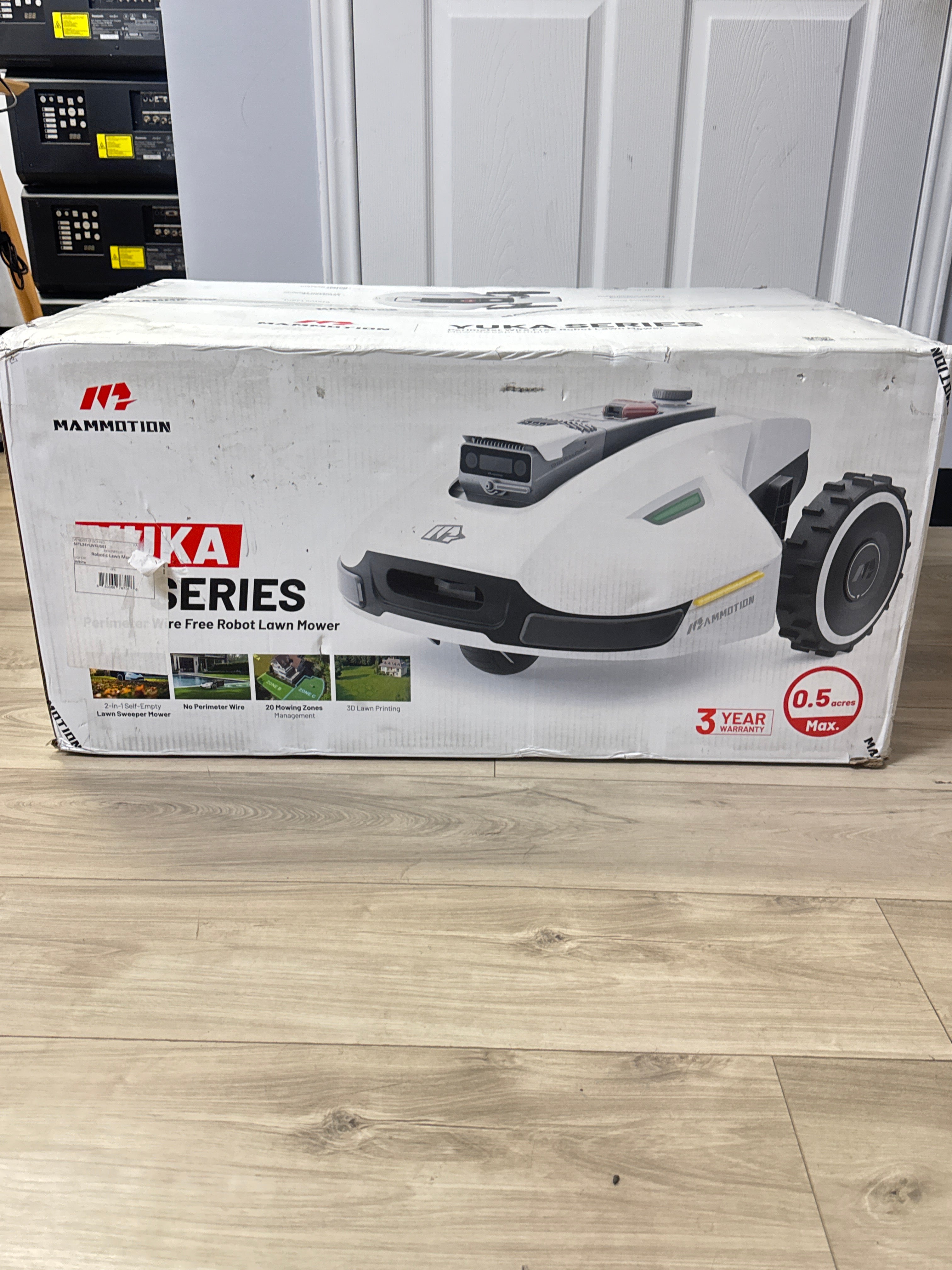 Mammotion Yuka 2000 Robotic Lawn Mower RWD 21.6V - New Open Box