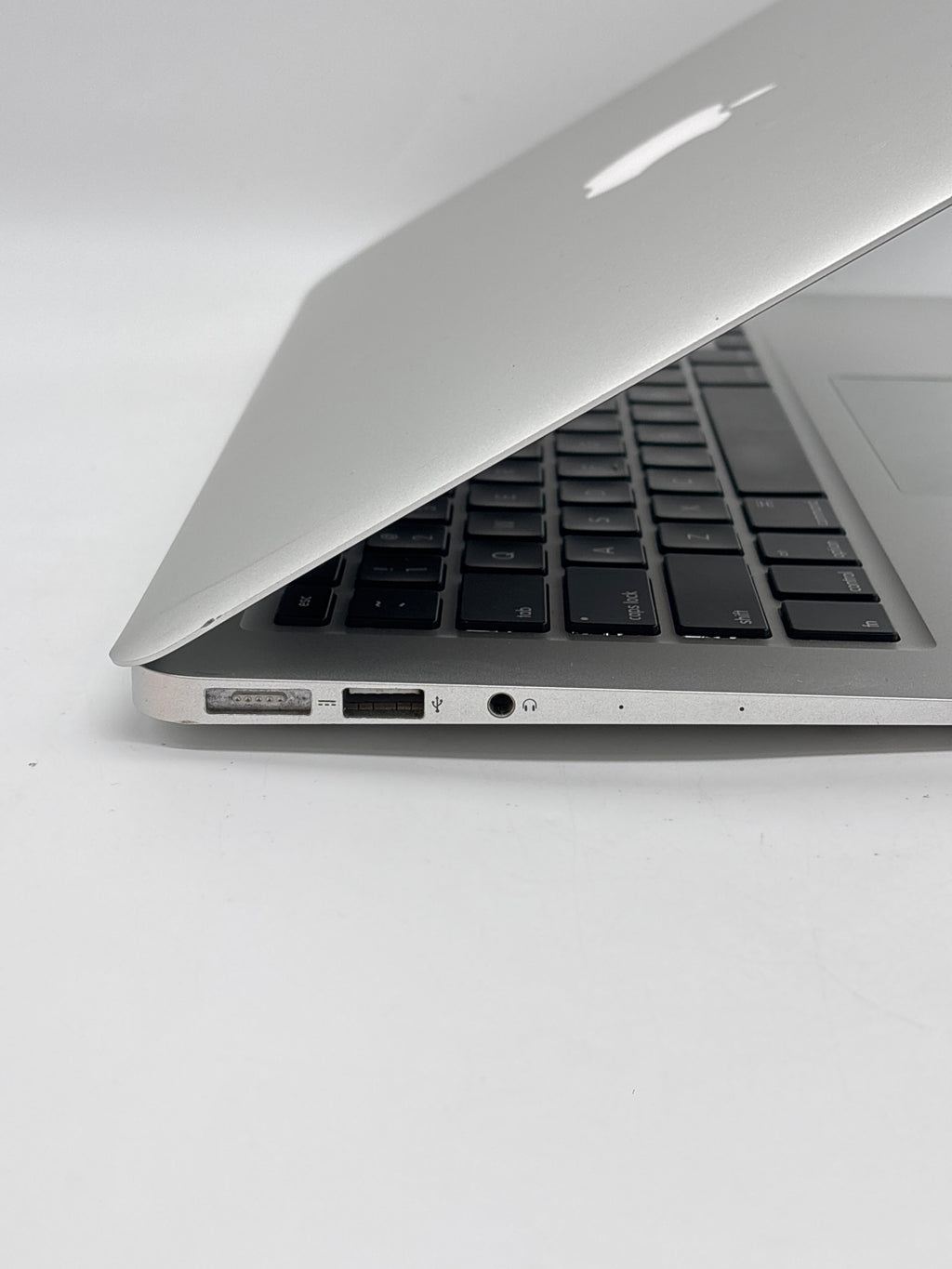 Apple MacBook Air 13" A1466 2015 i7 8GB ram 256GB SSD - For Parts (Read)