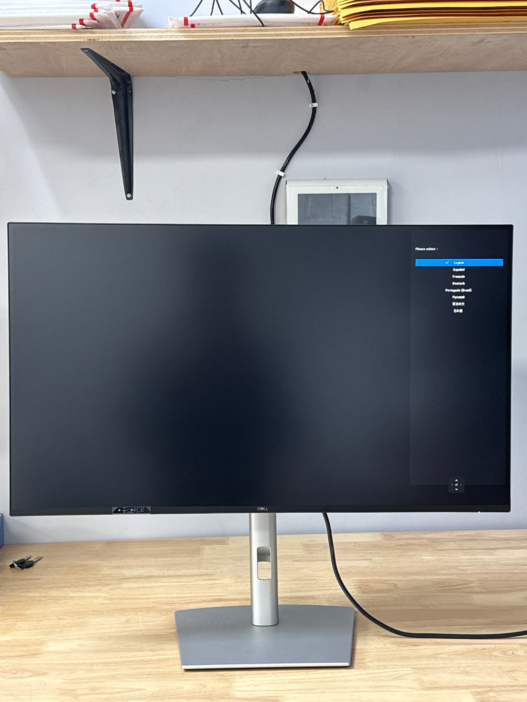 Dell Pro 32 Plus QHD USB-C Hub Monitor P3225DE LED With Stand