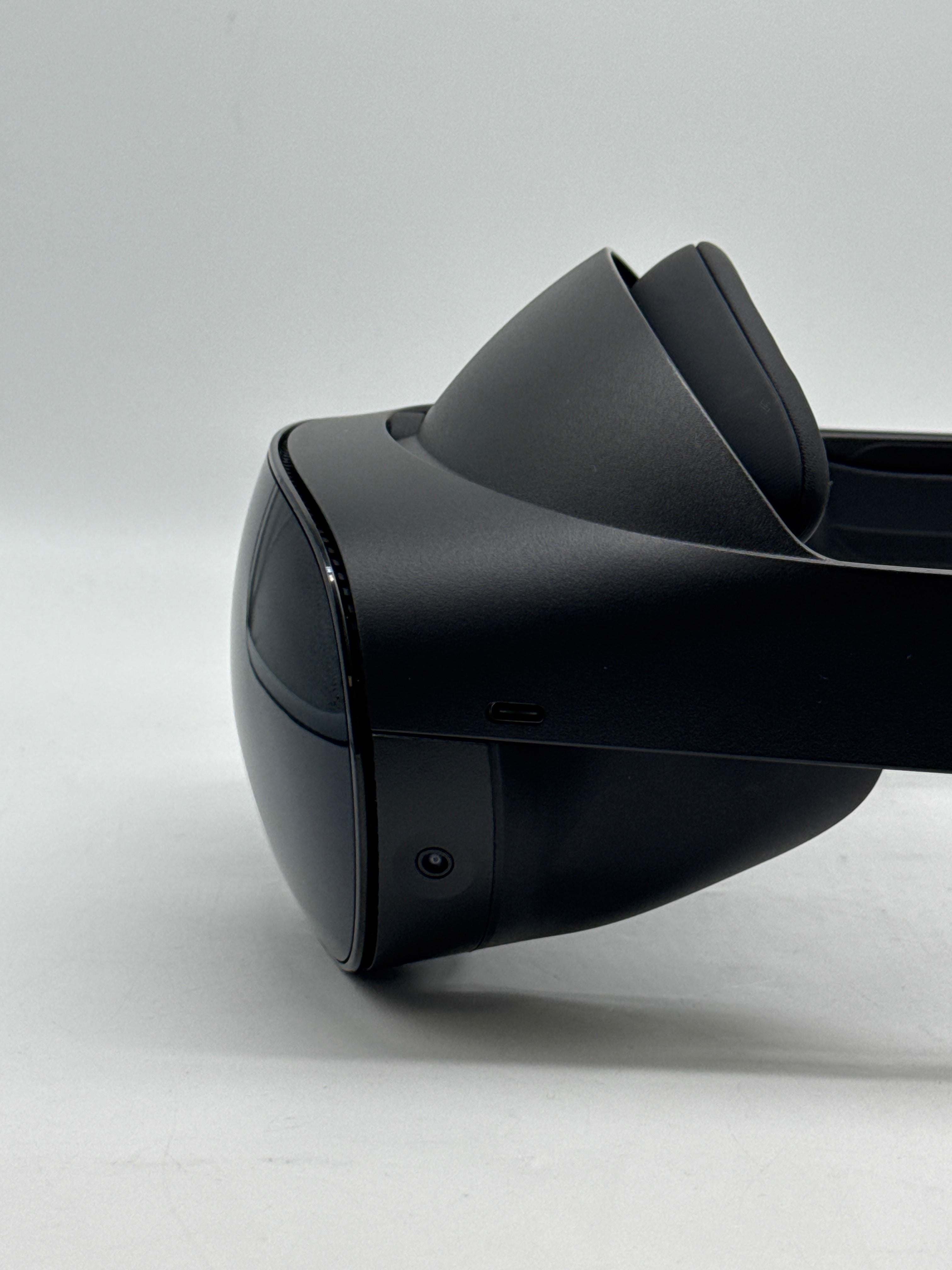 Meta Quest Pro VR Headset Black - Used With Box