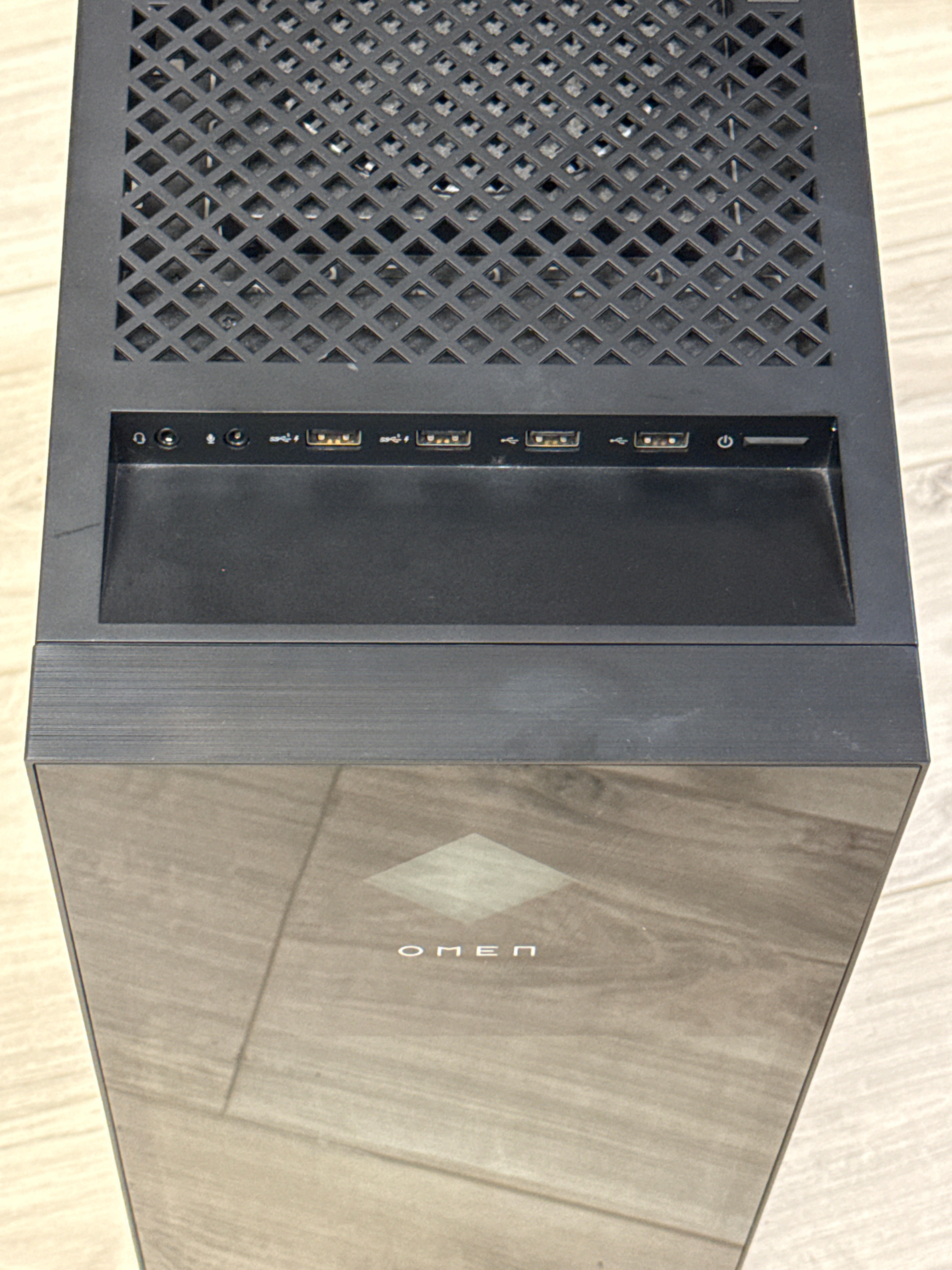 HP OMEN 40L Desktop Computer Ryzen 7 7700 16GB RAM 1TB SSD GeForce RTX 4060 Ti (Used)