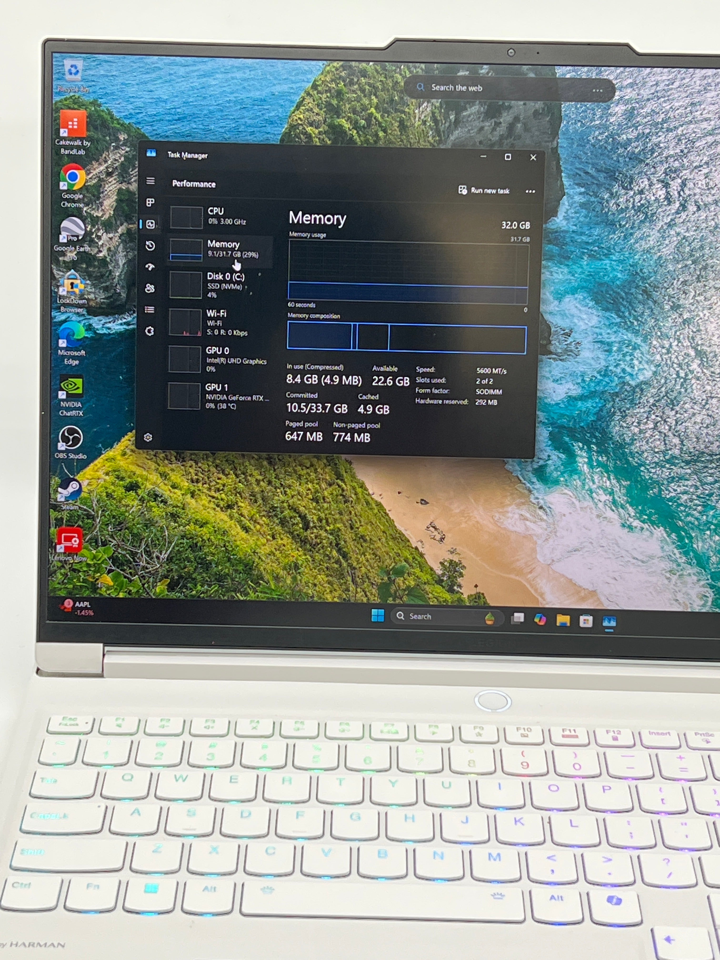 Lenovo Legion 7 16IRX9 16 inch i9-14900HX 32GB 1TB RTX 4070 White
