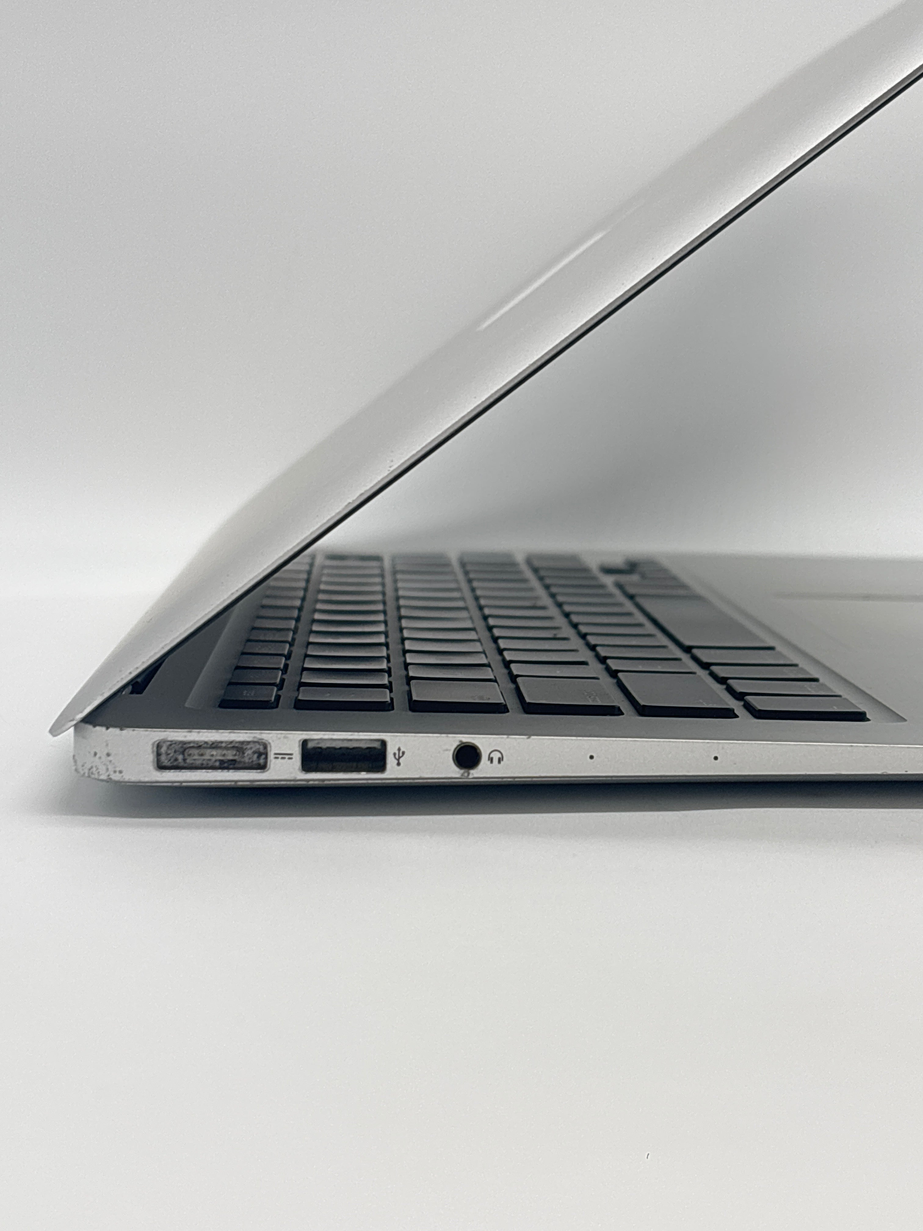 Apple MacBook Air 11" A1465 2015 Intel Core i5 4GB RAM 128GB SSD