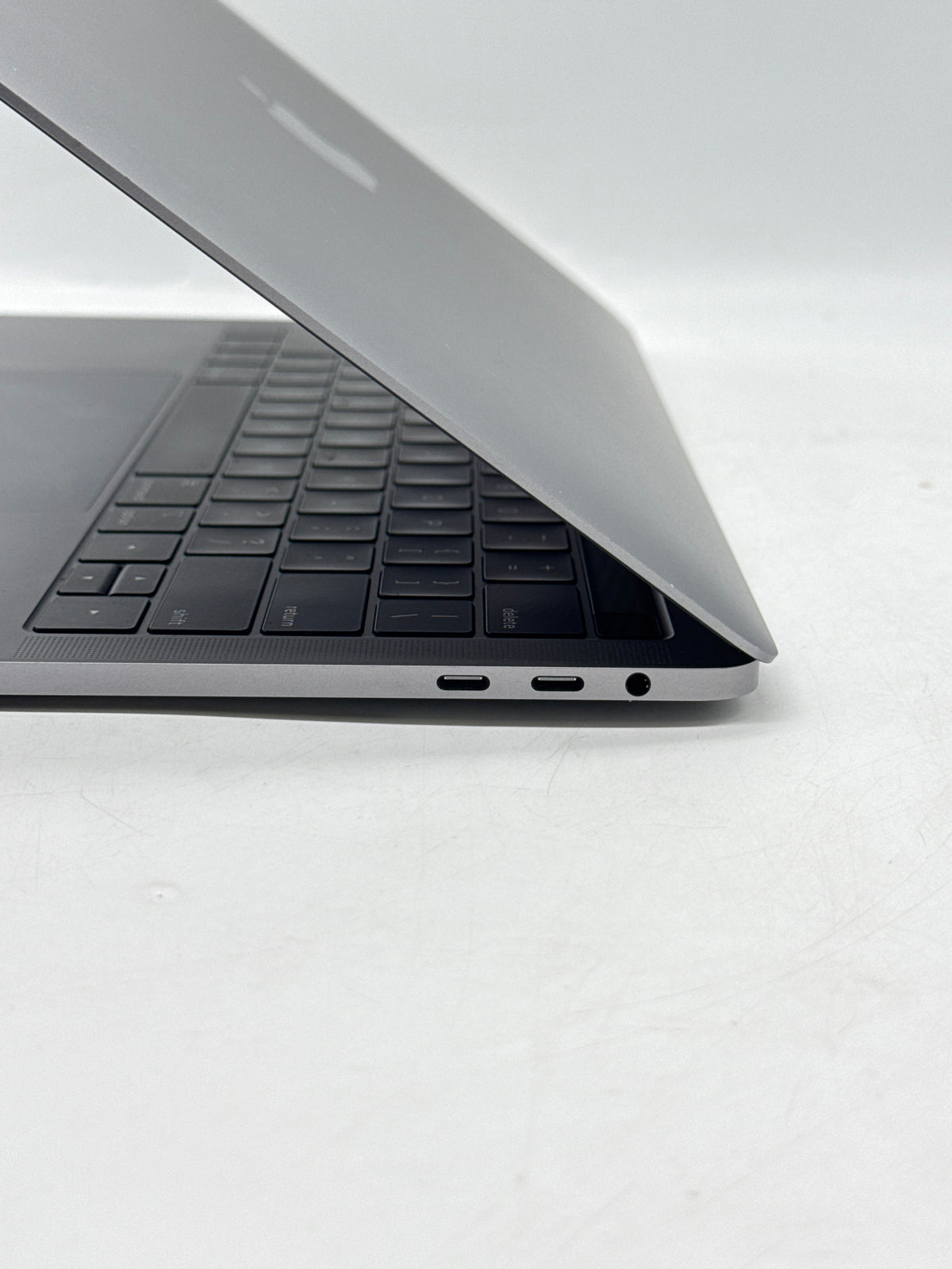 Apple MacBook Pro 13in 2018 A1989 i5 8GB RAM 256GB SSD - READ