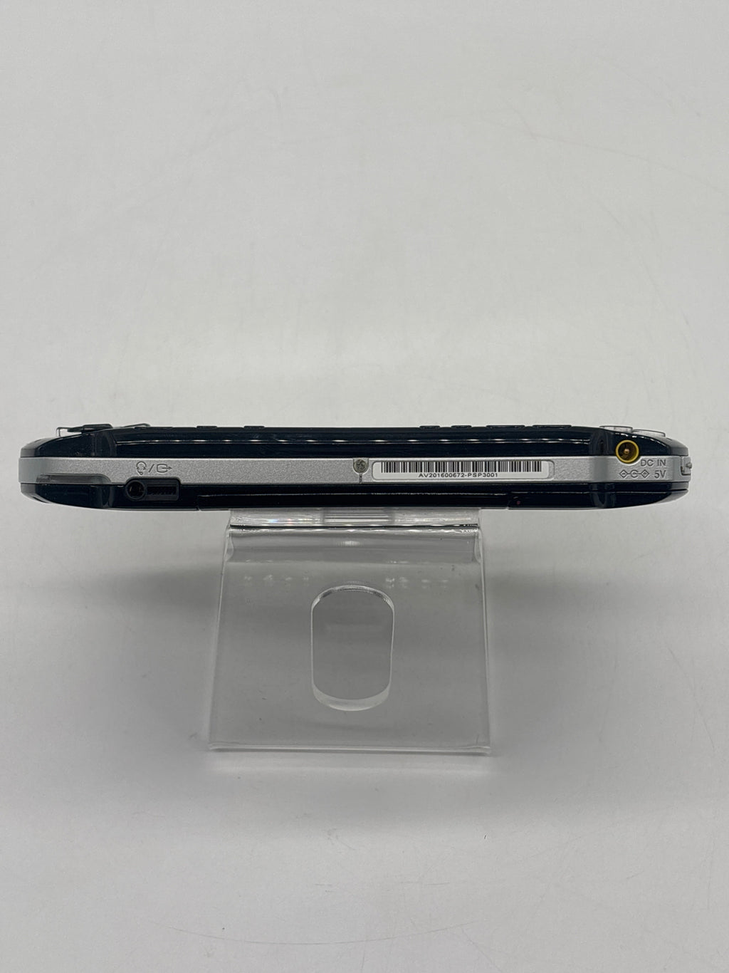 Sony PSP (PSP-3001) 4GB Handheld System - For Parts (No Power & No Battery)