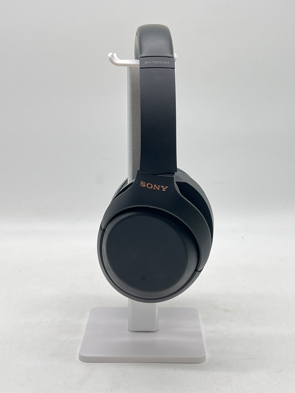Sony WH-1000XM4 Black Over Ear Bluetooth Headphones with Carrying Case-Used