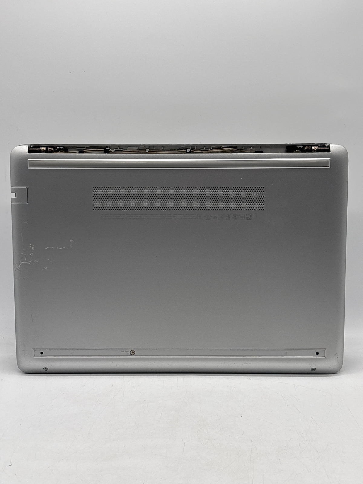 HP 14-dk1022wm 14" AMD Ryzen 3 3250U 4GB RAM 128GB SSD Silver - READ