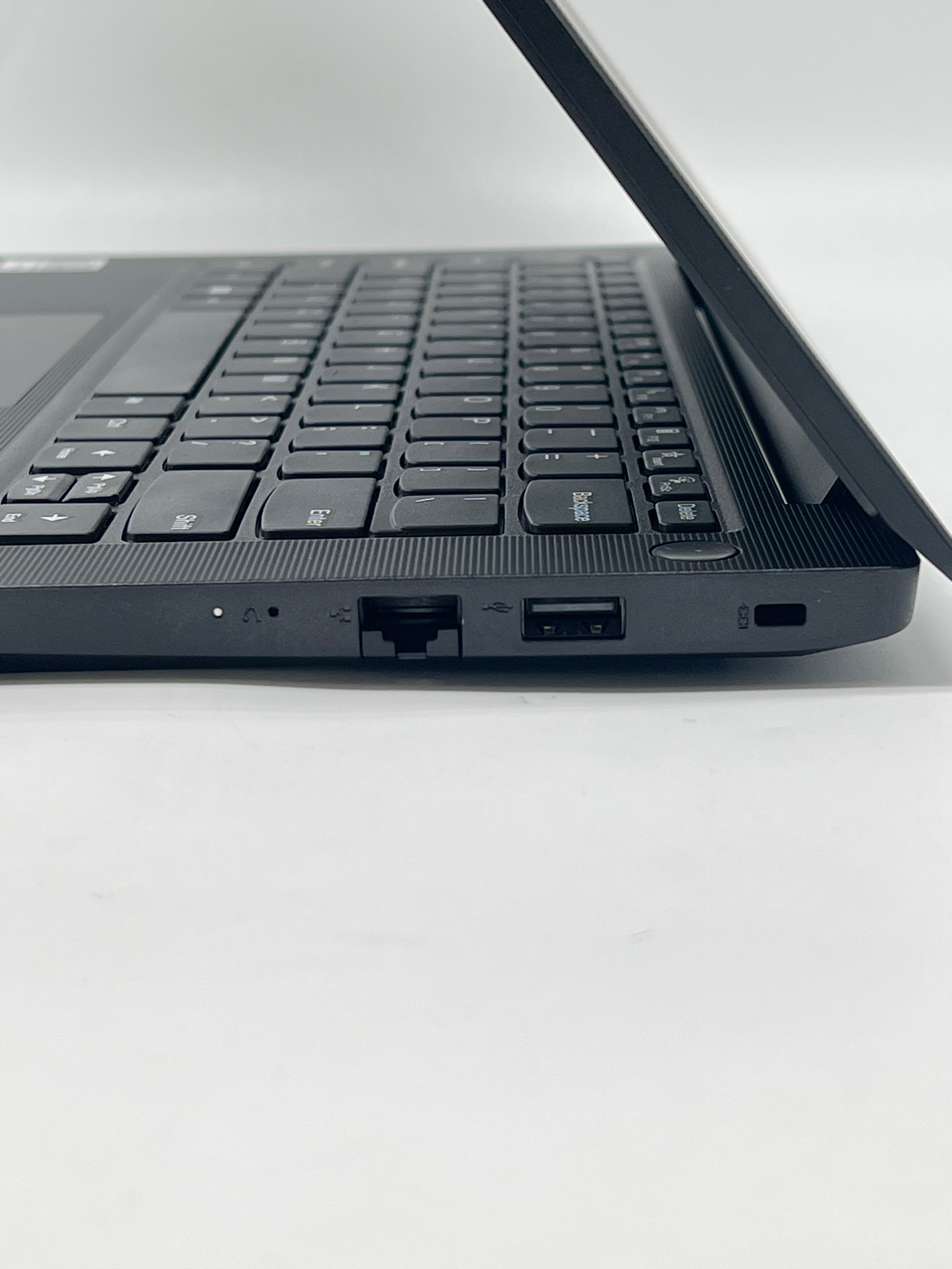 Lenovo ThinkPad V14 G3 Ryzen 5 5625U 8GB RAM 256GB SSD - For Parts (Read)