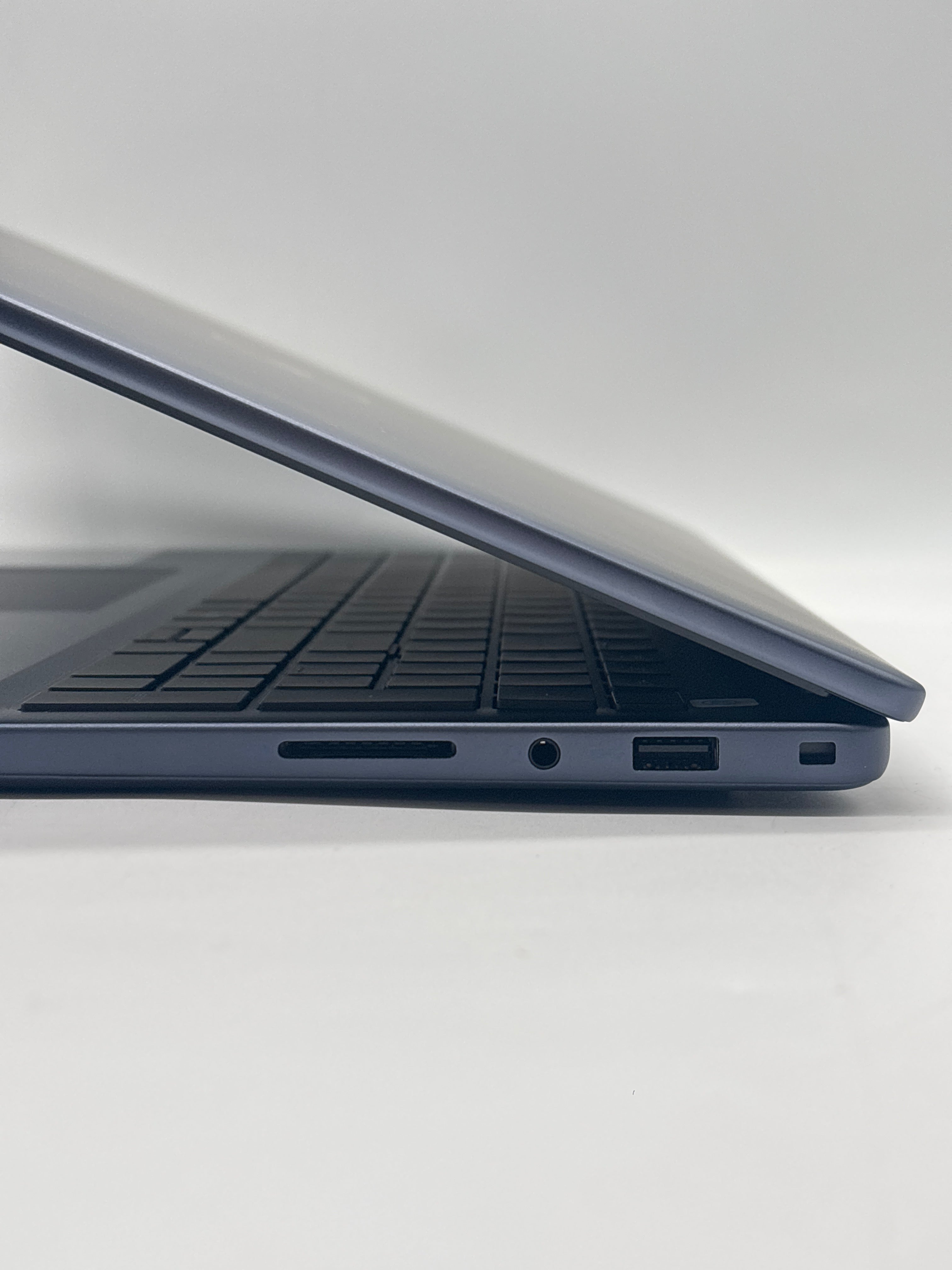 Dell Inspiron 16 5640 Core 7 150U 16GB RAM 1TB SSD