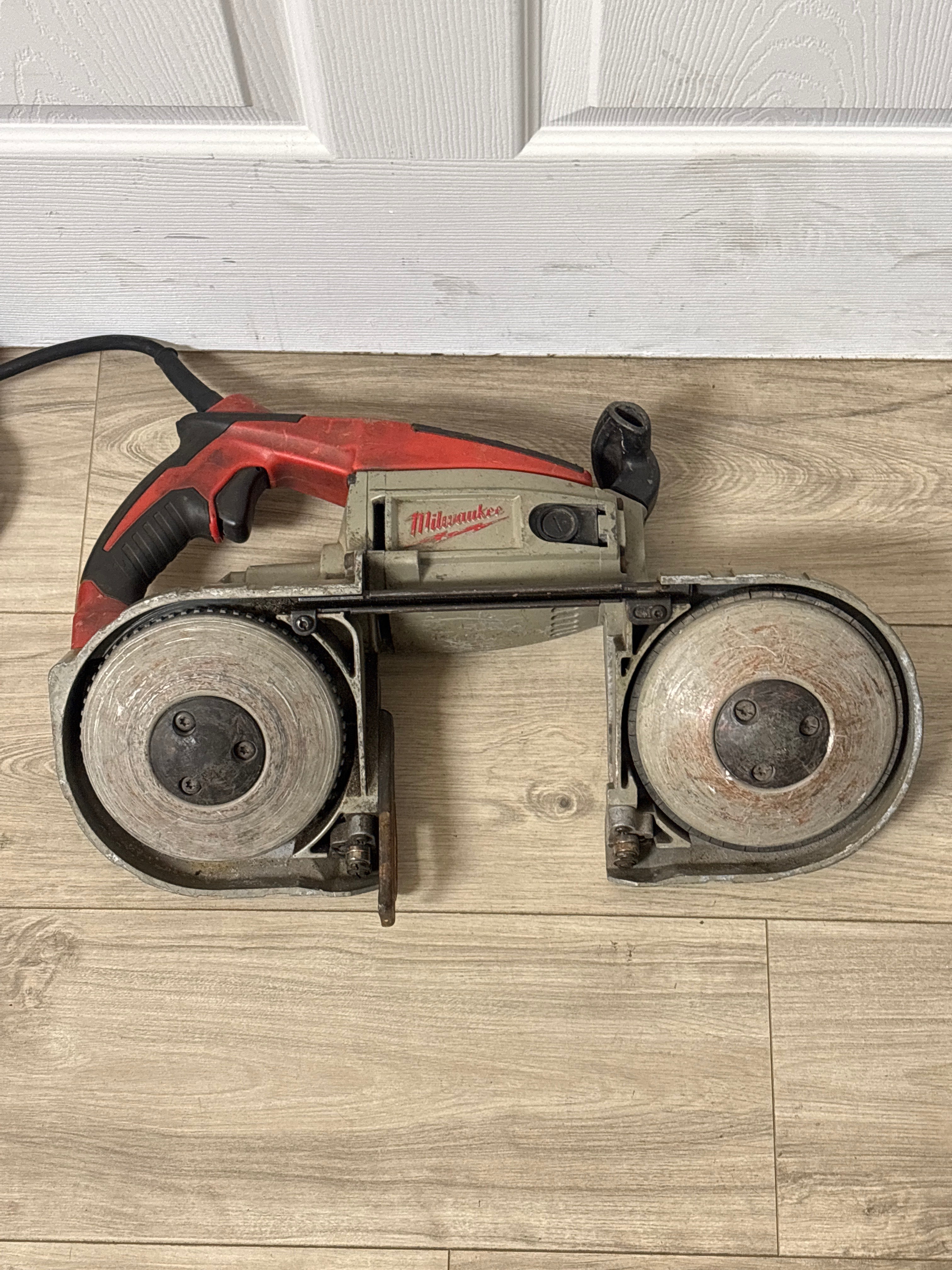 Milwaukee 6230N Bandsaw - For Parts