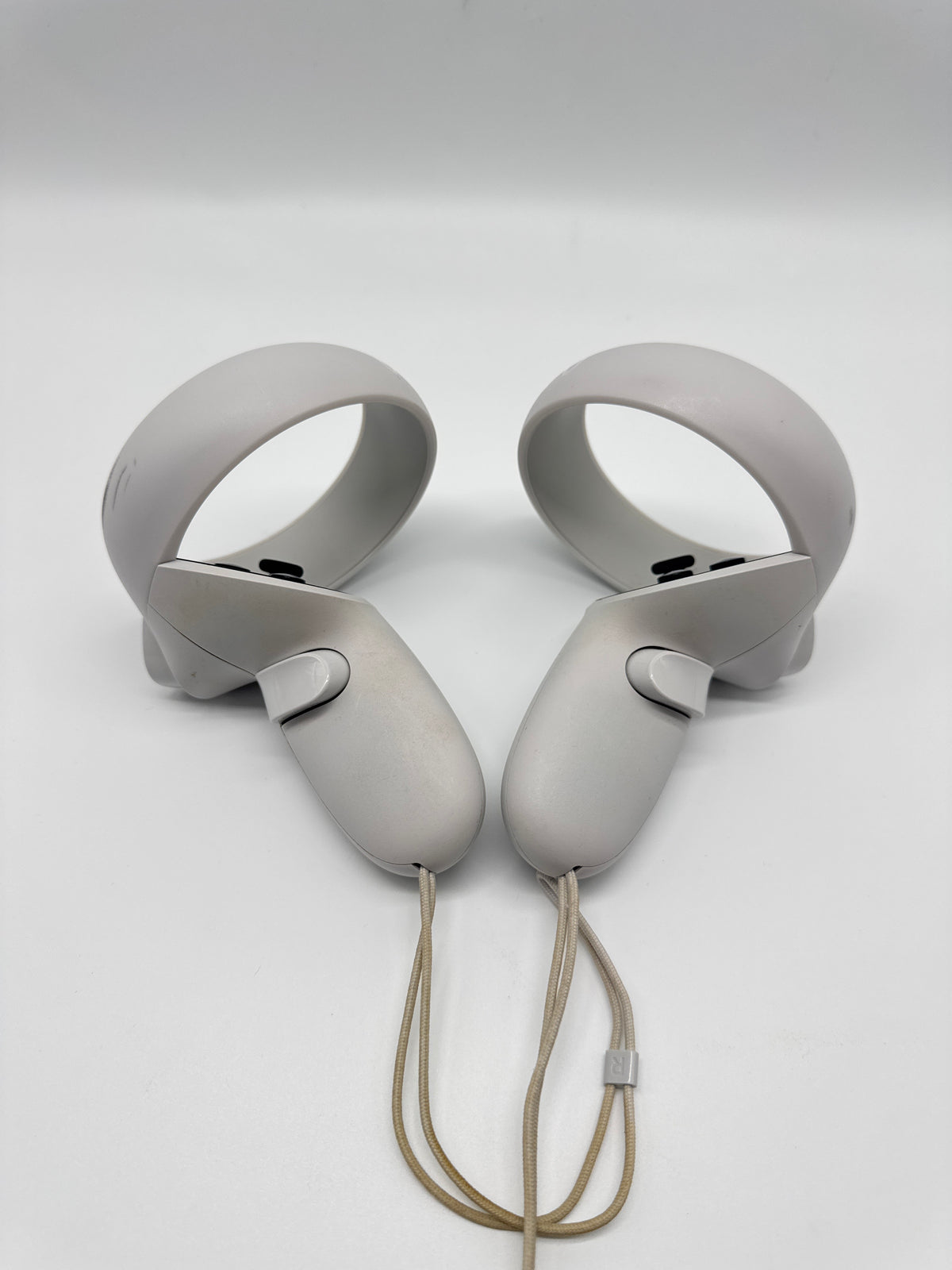 Meta Quest 2 64GB Standalone All-in-One VR Headset White - Used