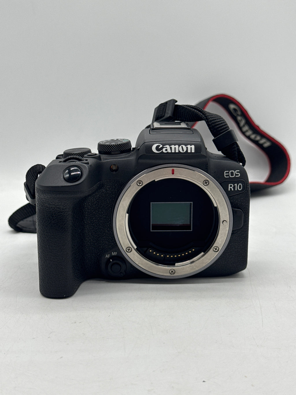 Canon EOS R10 Mirrorless Camera w/ RF-S 18-45mm Lens Black - Used