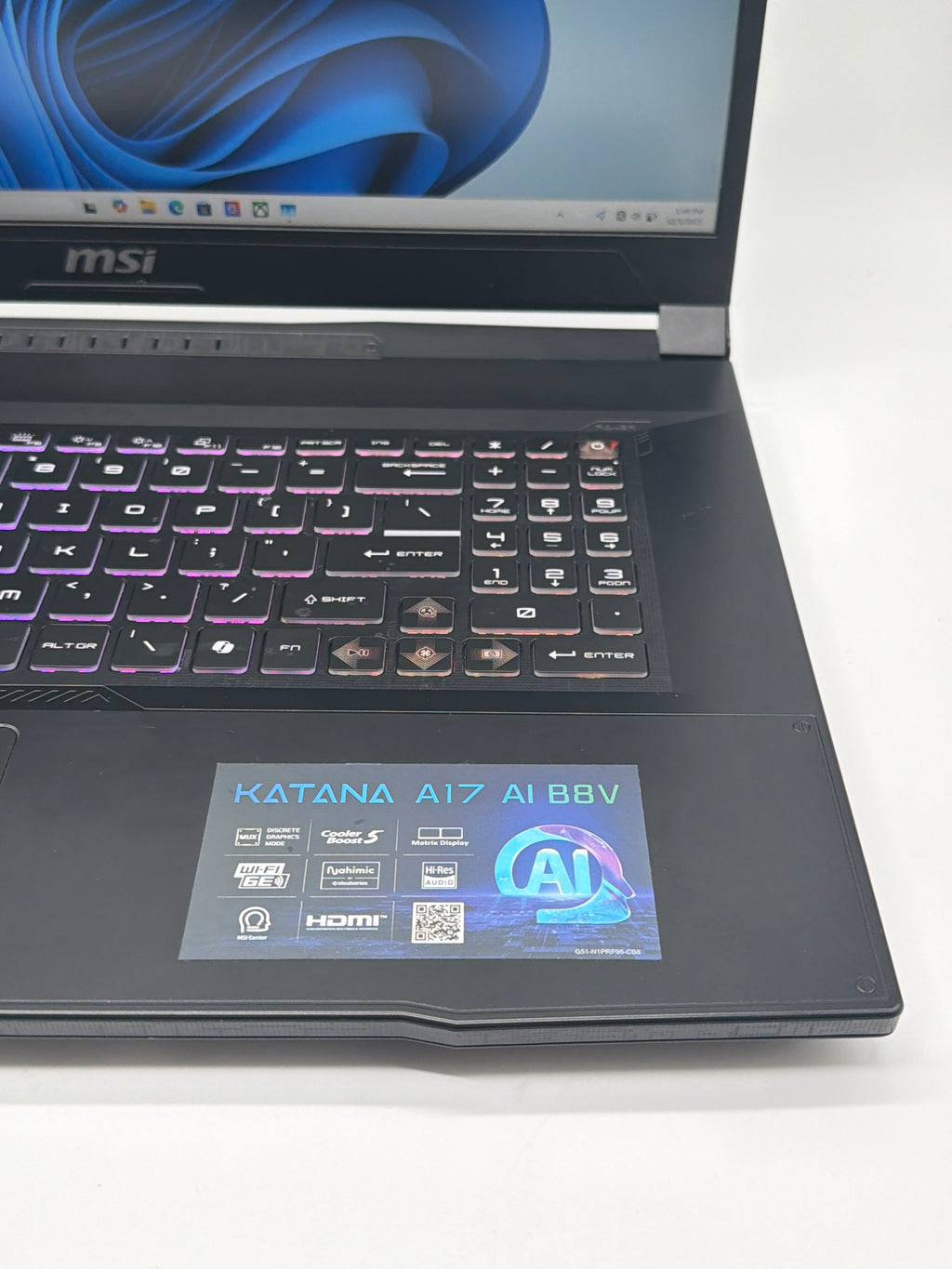 MSI Katana A17 AI B8VE Ryzen 9 8945HS 32GB 1TB RTX 4050 W/ Box and Charger
