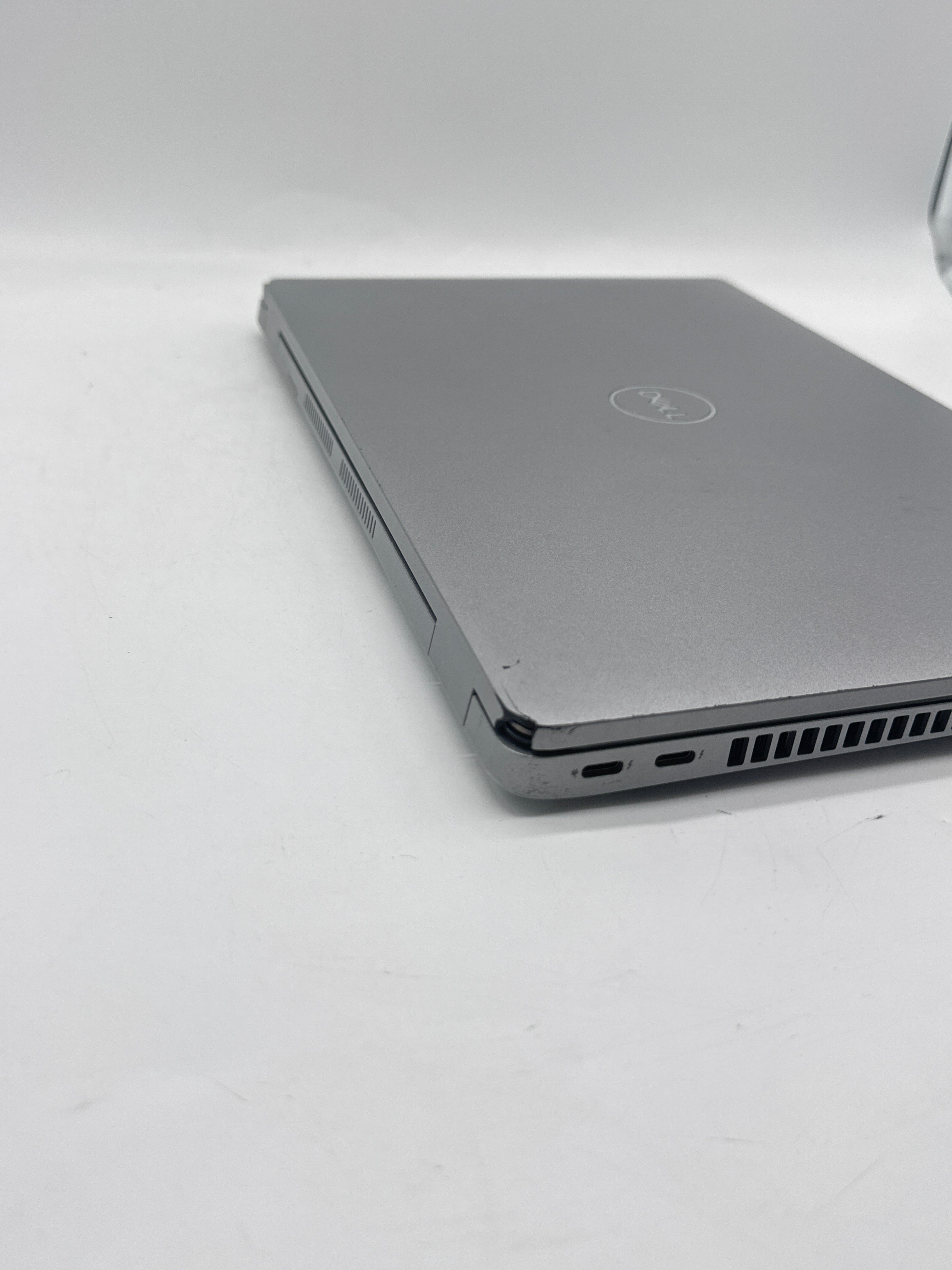 Dell Latitude 5420 i5-1145G7 16GB RAM 256GB SSD - Cracked Corners