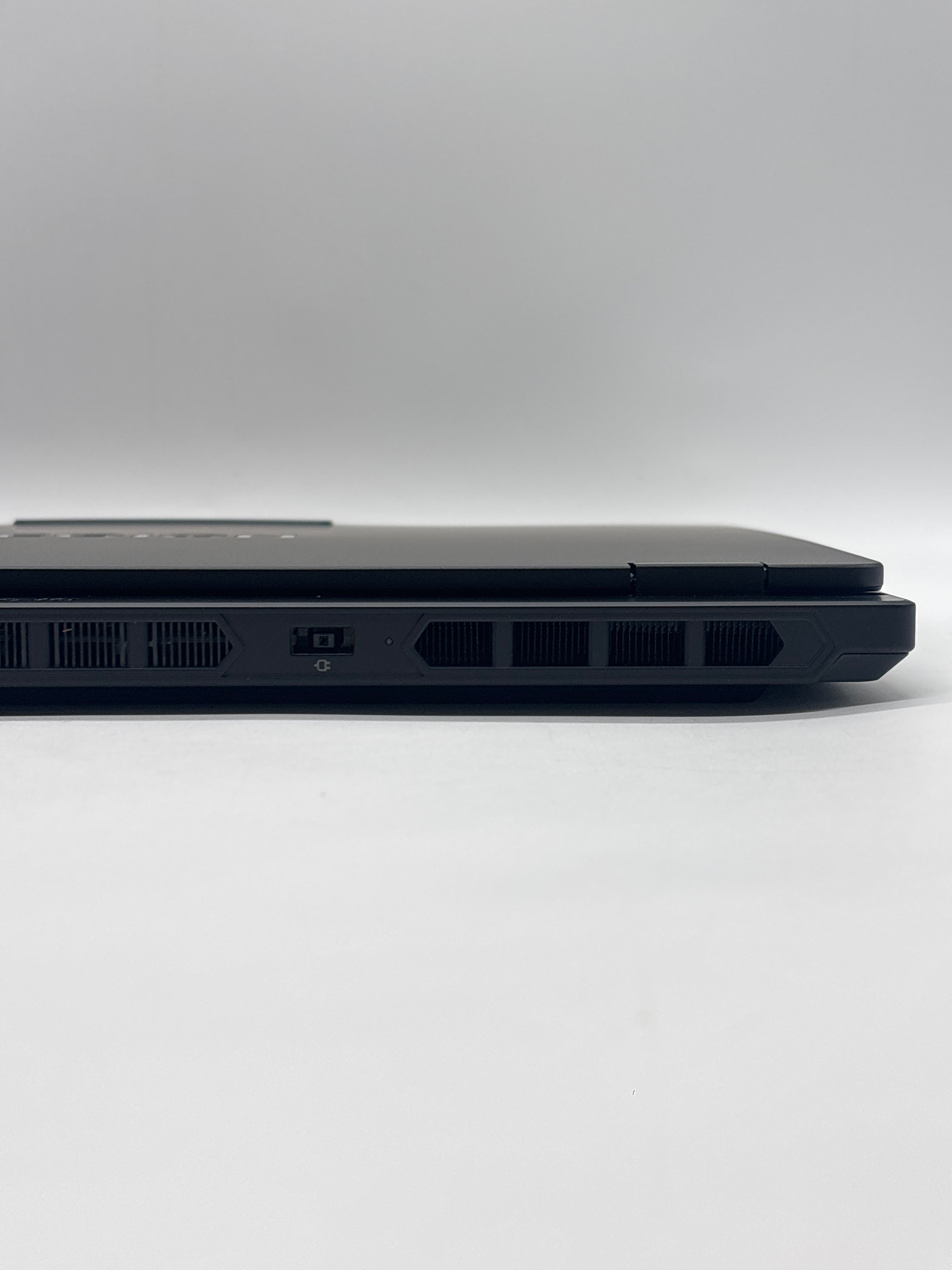 Lenovo Legion 5 15AHP10 Ryzen 7 32GB RAM 1TB SSD RTX 5060  - Warranty